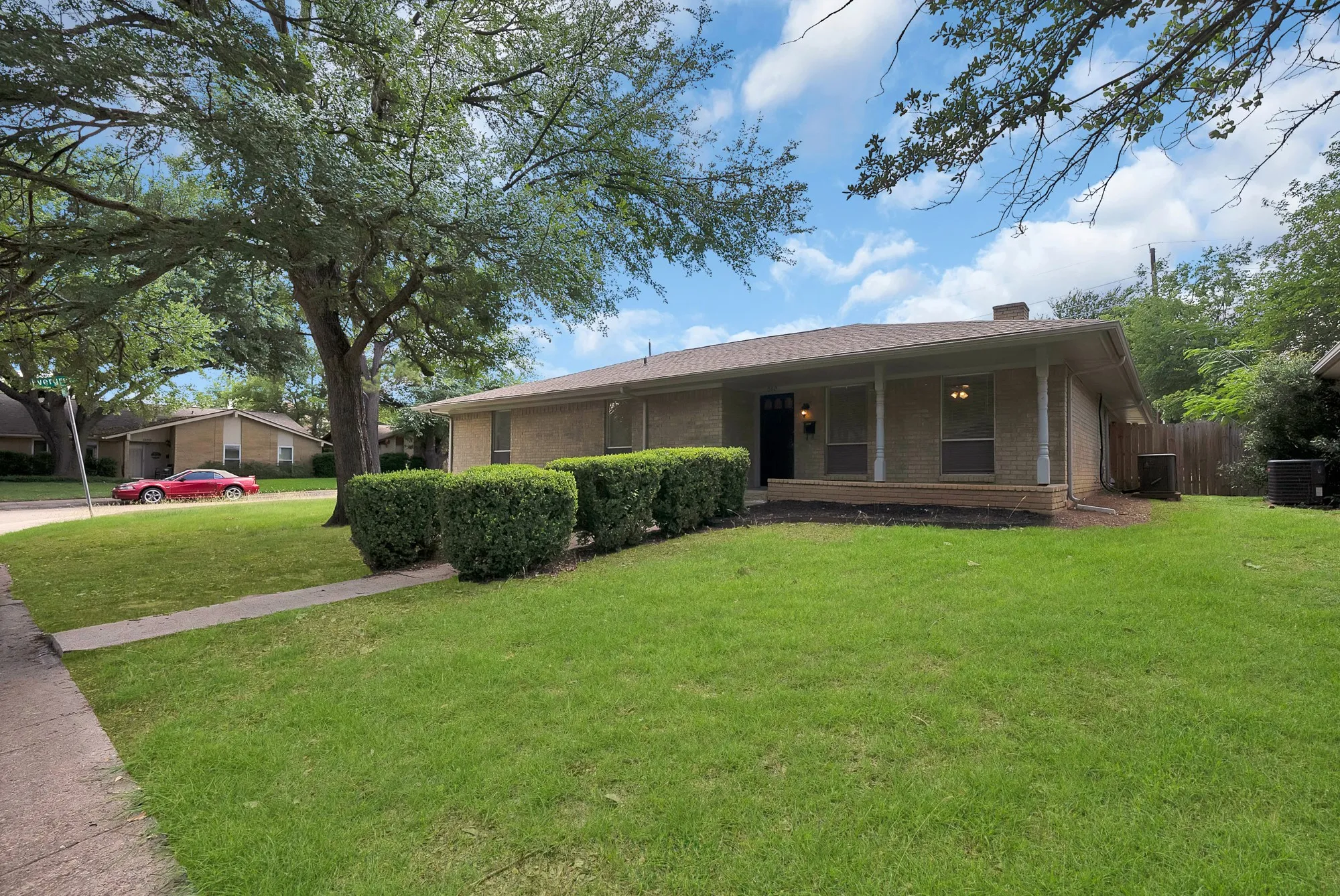 Single Family Residence For Sale in Denton County , 502 Pinebluff Drive, Lewisville, Texas 75067, 4 Bedroom, 2 Bathroom, 2 Garage spaces, 1,516 Sqft, built in 1973, mls#21304467, Real Estate Agent in Lewisville, Homes For Sale in Denton county, Homes For Sale in Lewisville, Realtor in Lewisville Texas, Real Estate Brokerage Independent Realty Texas, Luminita Cordes Realtor