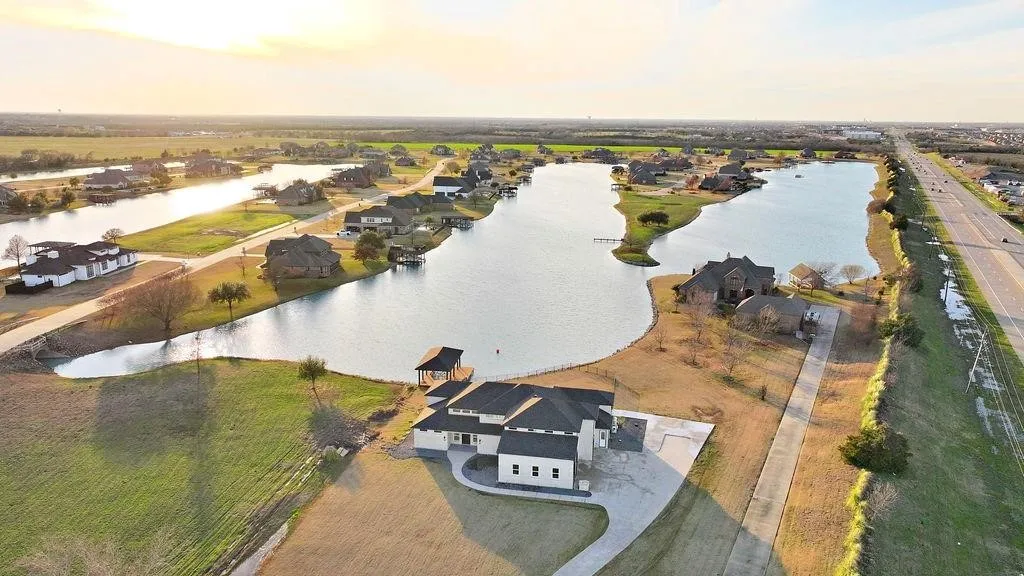 Single Family Residence For Sale in Collin County , 506 Calm Water Cove, Princeton, Texas 75407, 4 Bedrooms, 5 Bathrooms, 3 Garage spaces, 3,345 Sqft, built in 2010, Price $1,525,000, mls#21297148, Real Estate Agent in Princeton, Homes For Sale in Collin county, Homes For Sale in Princeton, Realtor in Princeton Texas, Real Estate Brokerage Independent Realty Texas, Luminita Cordes Realtor