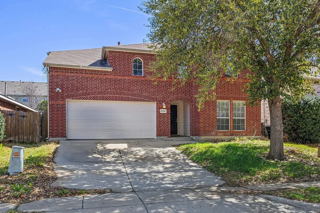 Single Family Residence For Rent in Tarrant County , 13224 Berrywood Trail, Fort Worth, Texas 76244, 5 Bedroom, 3 Bathroom, 2 Garage spaces, 3,092 Sqft, built in 2003, mls#21305823, Real Estate Agent in Fort Worth, Homes For Rent in Tarrant county, Homes For Rent in Fort Worth, Realtor in Fort Worth Texas, Real Estate Brokerage Independent Realty Texas, Luminita Cordes Realtor