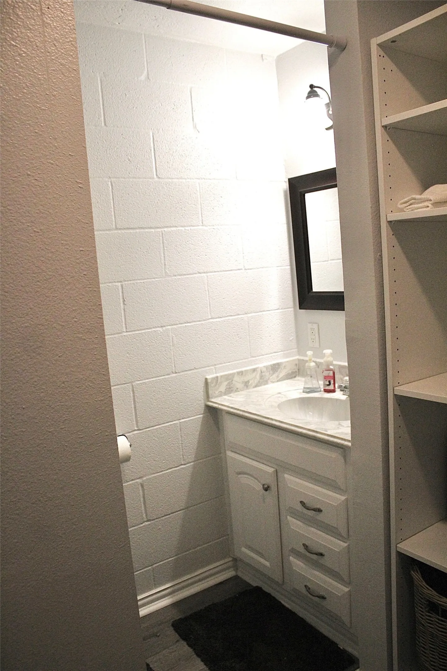 Single Family Residence For Sale in Montague County , 837 Beach Road Lots 40, 41, 42, Bowie, Texas 76230, 1 Bedroom, 1 Bathroom, 3 Garage spaces, 392 Sqft, built in 2007, mls#21299843, Real Estate Agent in Bowie, Homes For Sale in Montague county, Homes For Sale in Bowie, Realtor in Bowie Texas, Real Estate Brokerage Independent Realty Texas, Luminita Cordes Realtor