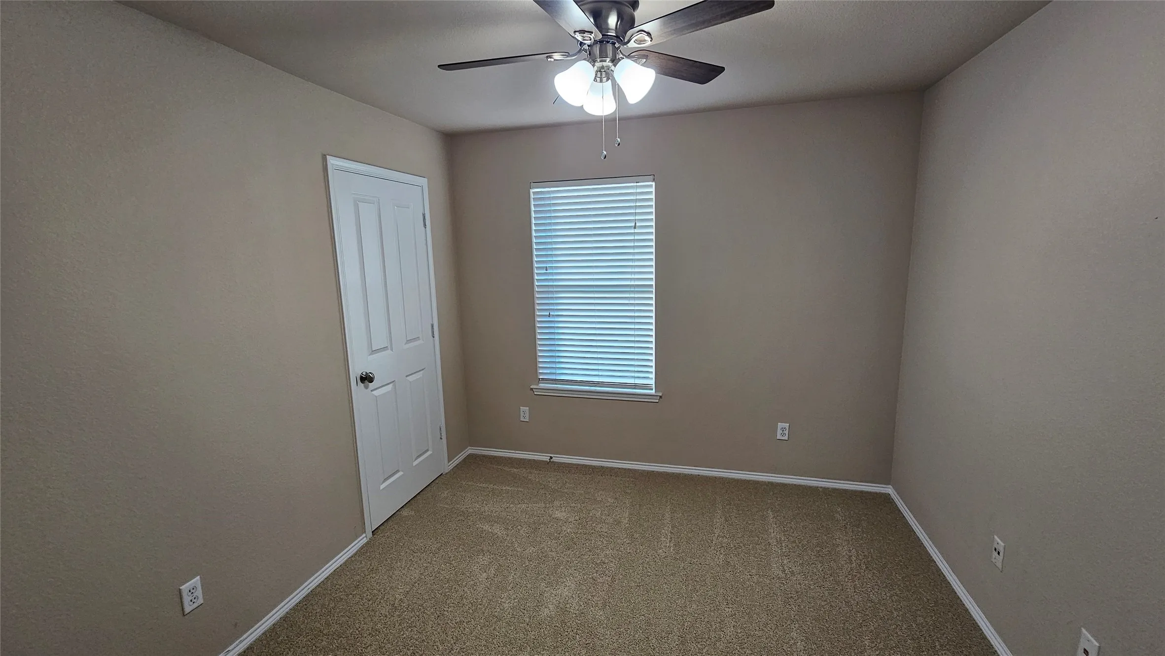 Single Family Residence For Sale in Tarrant County , 8304 Mossberg Drive, Arlington, Texas 76002, 3 Bedroom, 2 Bathroom, 2 Garage spaces, 1,521 Sqft, built in 2009, mls#21305650, Real Estate Agent in Arlington, Homes For Sale in Tarrant county, Homes For Sale in Arlington, Realtor in Arlington Texas, Real Estate Brokerage Independent Realty Texas, Luminita Cordes Realtor