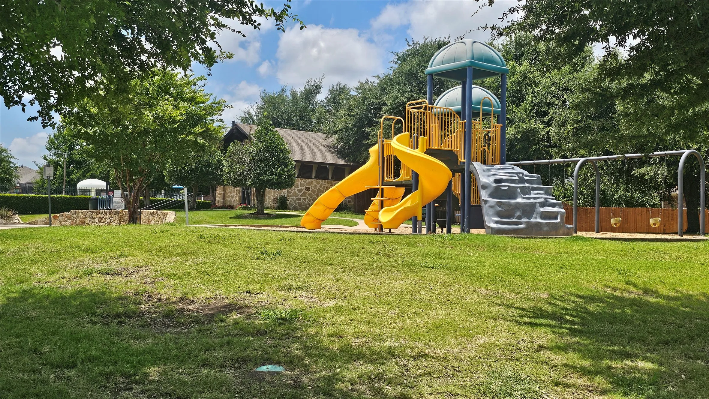 Single Family Residence For Sale in Tarrant County , 8304 Mossberg Drive, Arlington, Texas 76002, 3 Bedroom, 2 Bathroom, 2 Garage spaces, 1,521 Sqft, built in 2009, mls#21305650, Real Estate Agent in Arlington, Homes For Sale in Tarrant county, Homes For Sale in Arlington, Realtor in Arlington Texas, Real Estate Brokerage Independent Realty Texas, Luminita Cordes Realtor