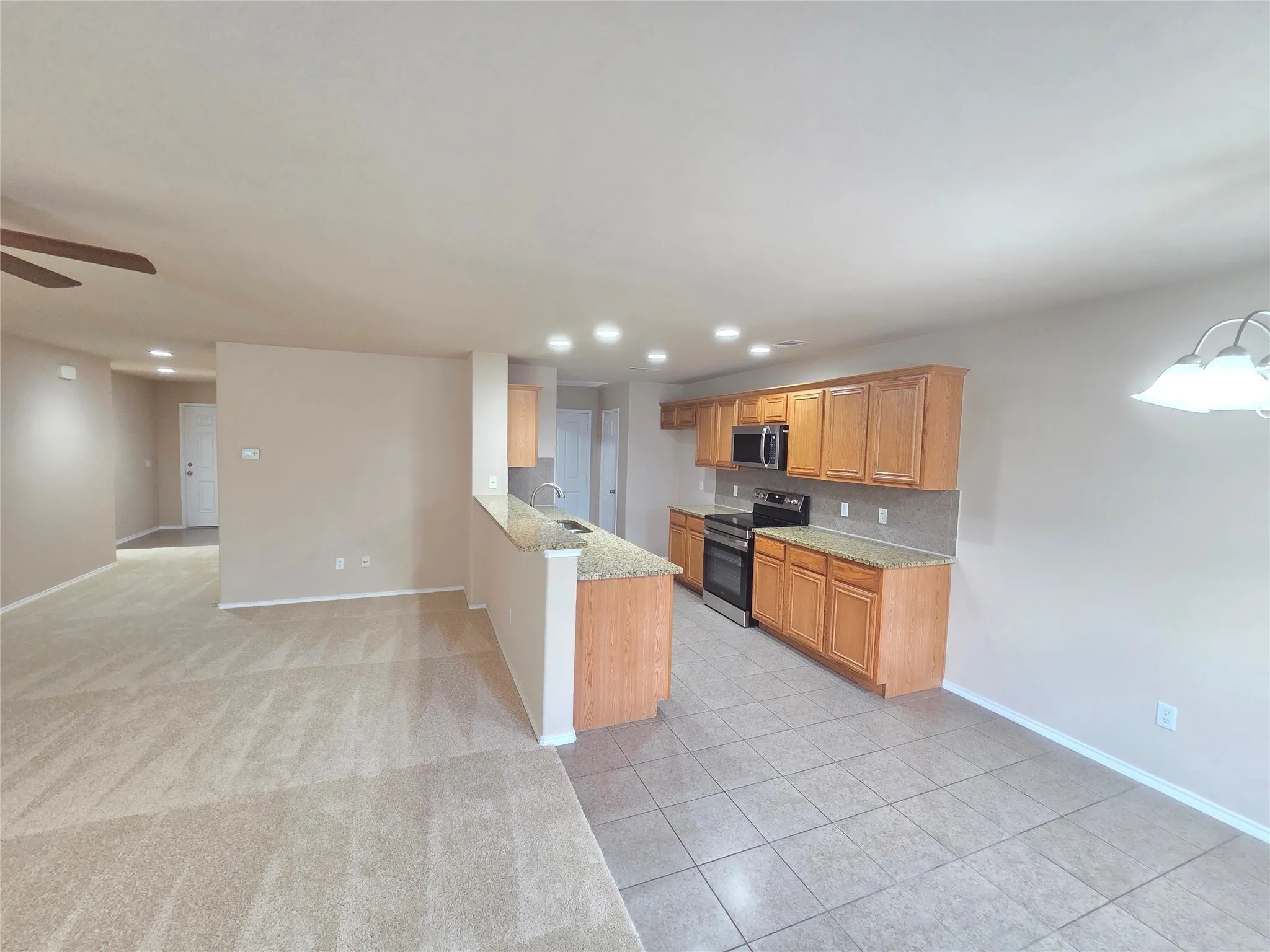 Single Family Residence For Sale in Tarrant County , 8304 Mossberg Drive, Arlington, Texas 76002, 3 Bedroom, 2 Bathroom, 2 Garage spaces, 1,521 Sqft, built in 2009, mls#21305650, Real Estate Agent in Arlington, Homes For Sale in Tarrant county, Homes For Sale in Arlington, Realtor in Arlington Texas, Real Estate Brokerage Independent Realty Texas, Luminita Cordes Realtor