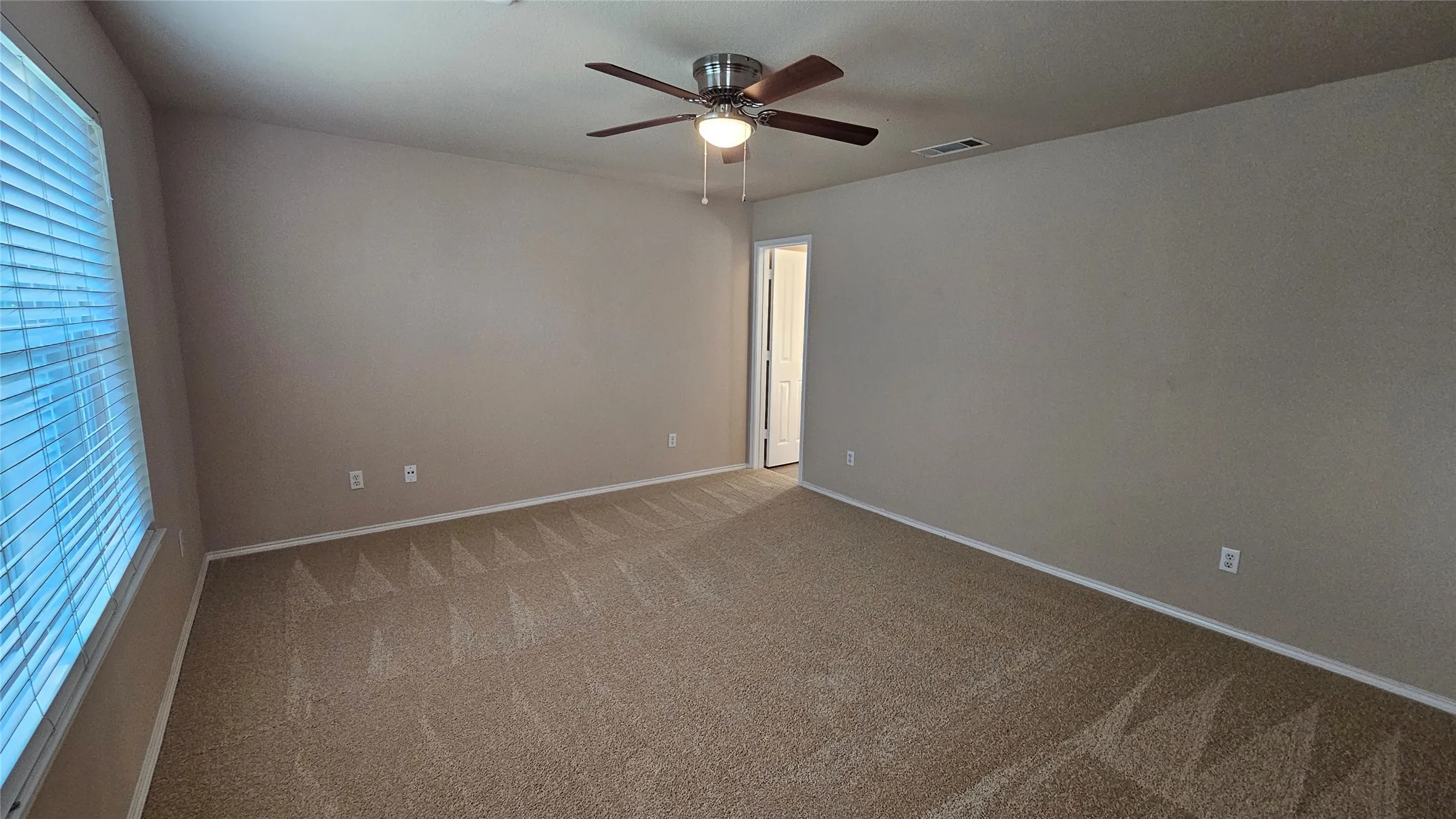 Single Family Residence For Sale in Tarrant County , 8304 Mossberg Drive, Arlington, Texas 76002, 3 Bedroom, 2 Bathroom, 2 Garage spaces, 1,521 Sqft, built in 2009, mls#21305650, Real Estate Agent in Arlington, Homes For Sale in Tarrant county, Homes For Sale in Arlington, Realtor in Arlington Texas, Real Estate Brokerage Independent Realty Texas, Luminita Cordes Realtor