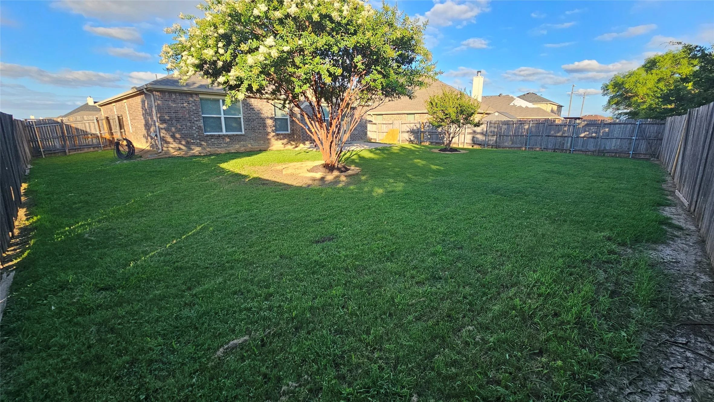 Single Family Residence For Sale in Tarrant County , 8304 Mossberg Drive, Arlington, Texas 76002, 3 Bedroom, 2 Bathroom, 2 Garage spaces, 1,521 Sqft, built in 2009, mls#21305650, Real Estate Agent in Arlington, Homes For Sale in Tarrant county, Homes For Sale in Arlington, Realtor in Arlington Texas, Real Estate Brokerage Independent Realty Texas, Luminita Cordes Realtor
