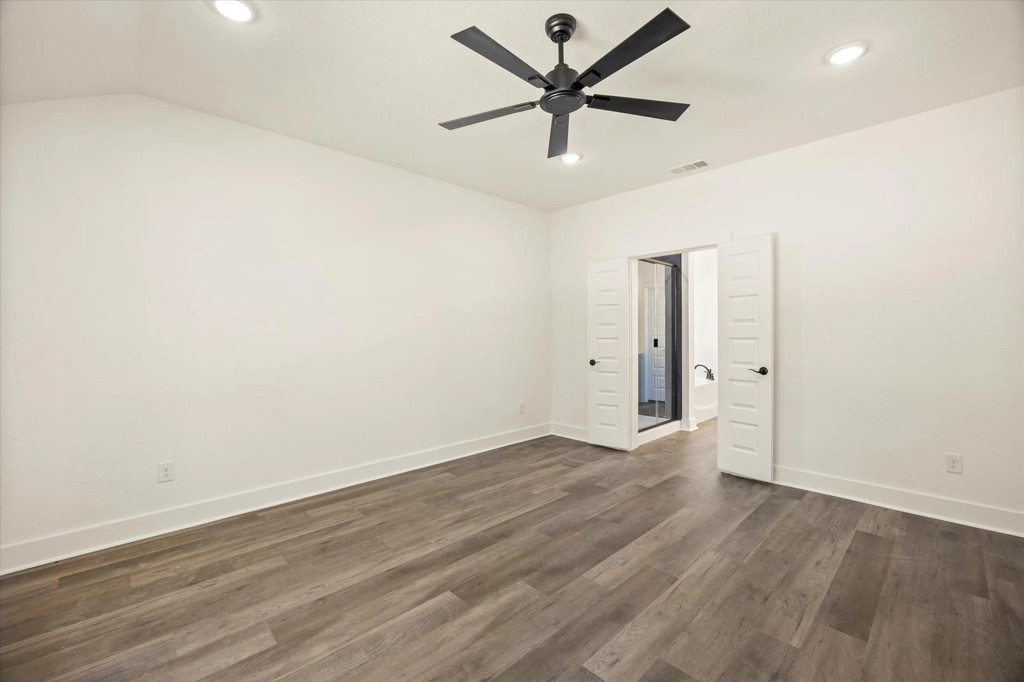 Single Family Residence For Sale in Hood County , 469 Peace Lily Way, Tolar, Texas 76476, 3 Bedroom, 2 Bathroom, 2 Garage spaces, 1,501 Sqft, built in 2026, mls#21304884, Real Estate Agent in Tolar, Homes For Sale in Hood county, Homes For Sale in Tolar, Realtor in Tolar Texas, Real Estate Brokerage Independent Realty Texas, Luminita Cordes Realtor