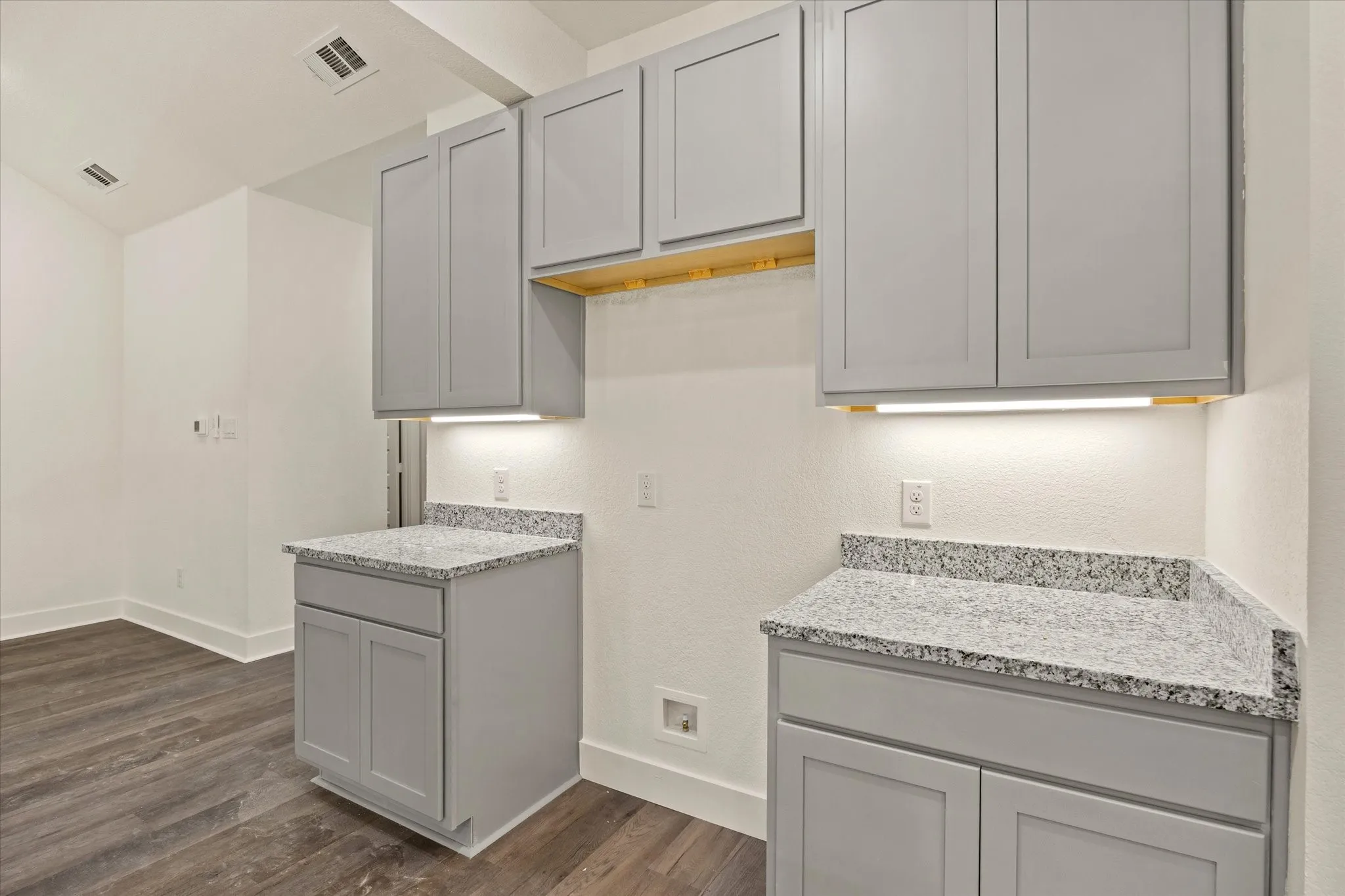 Single Family Residence For Sale in Hood County , 469 Peace Lily Way, Tolar, Texas 76476, 3 Bedroom, 2 Bathroom, 2 Garage spaces, 1,501 Sqft, built in 2026, mls#21304884, Real Estate Agent in Tolar, Homes For Sale in Hood county, Homes For Sale in Tolar, Realtor in Tolar Texas, Real Estate Brokerage Independent Realty Texas, Luminita Cordes Realtor