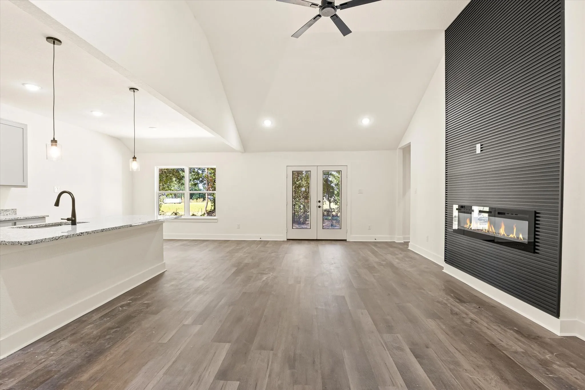 Single Family Residence For Sale in Hood County , 469 Peace Lily Way, Tolar, Texas 76476, 3 Bedroom, 2 Bathroom, 2 Garage spaces, 1,501 Sqft, built in 2026, mls#21304884, Real Estate Agent in Tolar, Homes For Sale in Hood county, Homes For Sale in Tolar, Realtor in Tolar Texas, Real Estate Brokerage Independent Realty Texas, Luminita Cordes Realtor