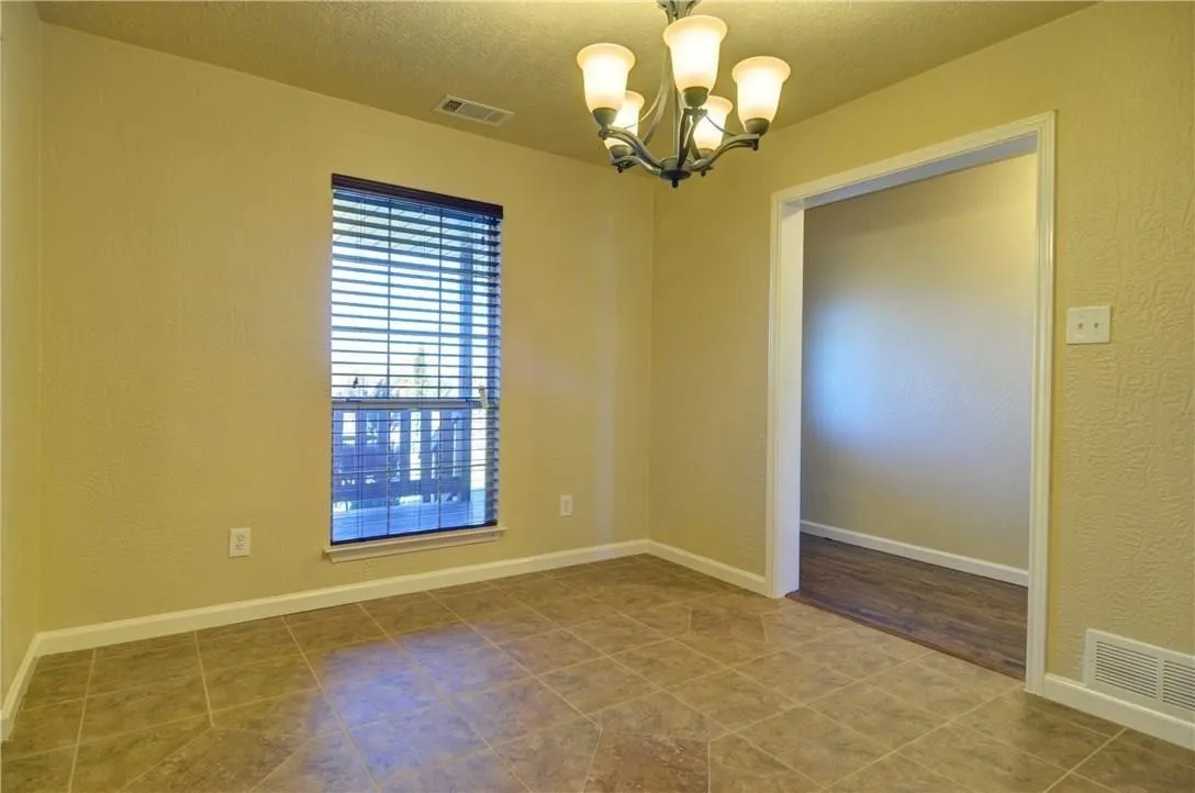 Single Family Residence For Rent in Kaufman County , 17700 Fm 548, Forney, Texas 75126, 4 Bedroom, 3 Bathroom, 3 Garage spaces, 2,603 Sqft, built in 1985, mls#21278852, Real Estate Agent in Forney, Homes For Rent in Kaufman county, Homes For Rent in Forney, Realtor in Forney Texas, Real Estate Brokerage Independent Realty Texas, Luminita Cordes Realtor