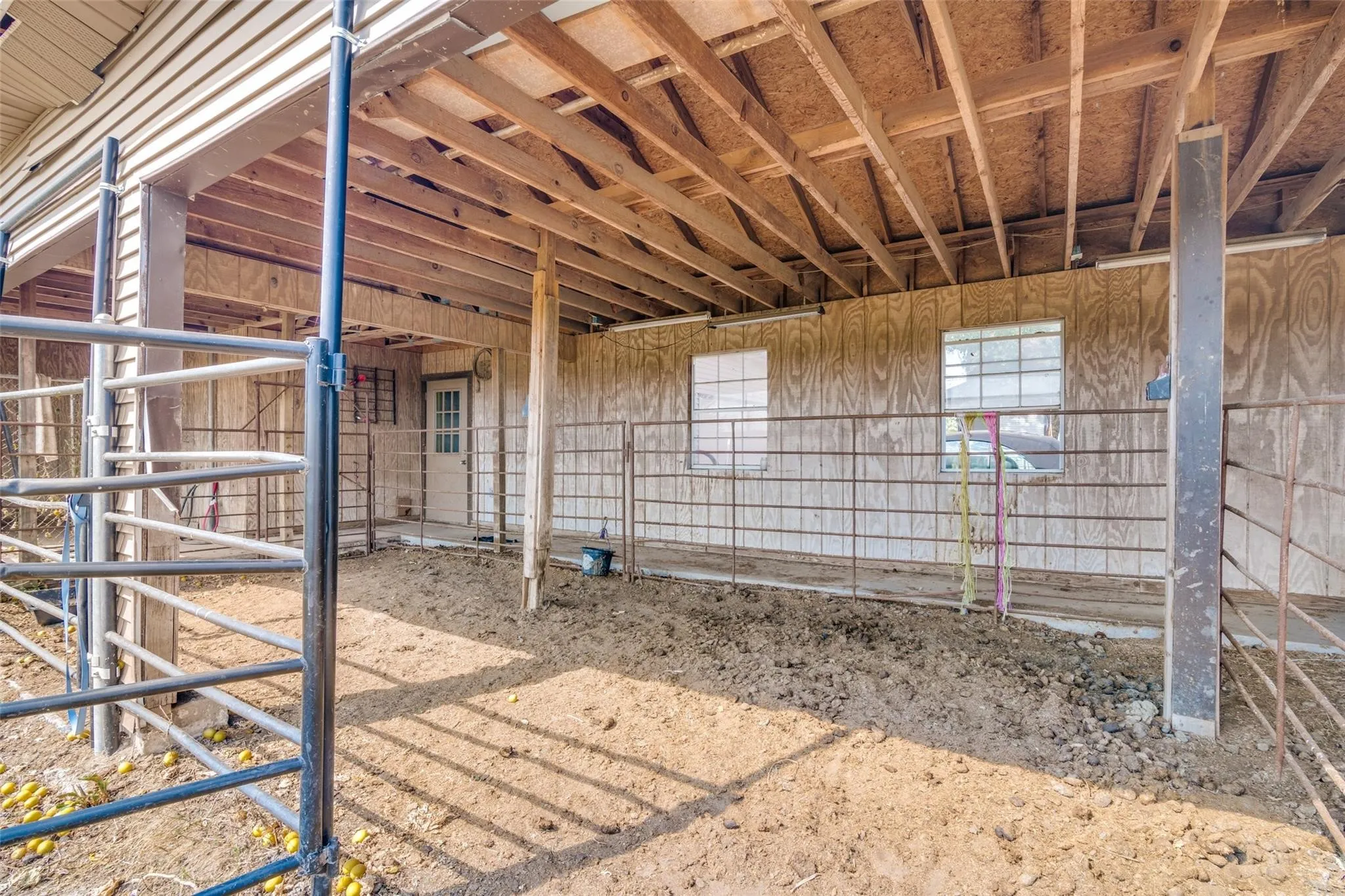 Single Family Residence For Rent in Kaufman County , 17700 Fm 548, Forney, Texas 75126, 4 Bedroom, 3 Bathroom, 3 Garage spaces, 2,603 Sqft, built in 1985, mls#21278852, Real Estate Agent in Forney, Homes For Rent in Kaufman county, Homes For Rent in Forney, Realtor in Forney Texas, Real Estate Brokerage Independent Realty Texas, Luminita Cordes Realtor