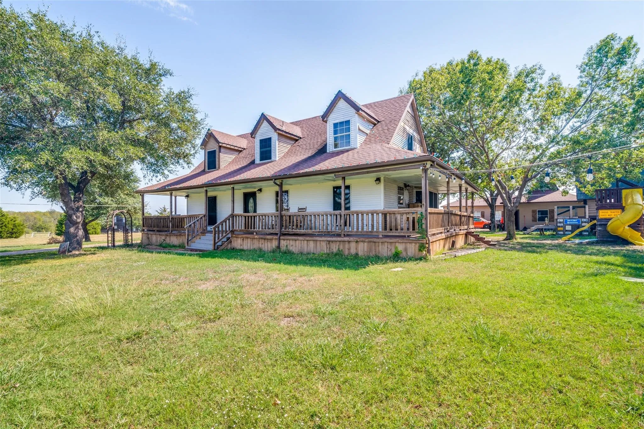 Single Family Residence For Rent in Kaufman County , 17700 Fm 548, Forney, Texas 75126, 4 Bedroom, 3 Bathroom, 3 Garage spaces, 2,603 Sqft, built in 1985, mls#21278852, Real Estate Agent in Forney, Homes For Rent in Kaufman county, Homes For Rent in Forney, Realtor in Forney Texas, Real Estate Brokerage Independent Realty Texas, Luminita Cordes Realtor