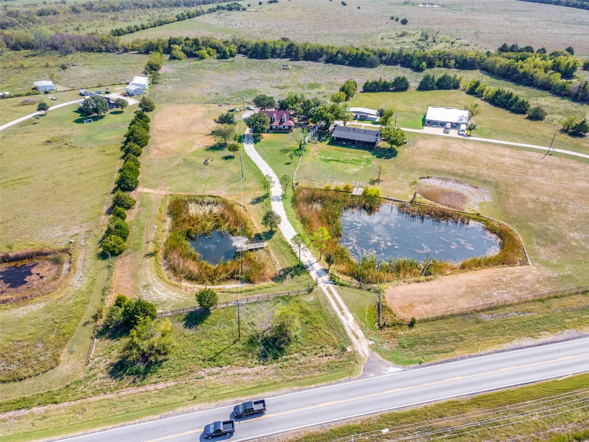 Single Family Residence For Rent in Kaufman County , 17700 Fm 548, Forney, Texas 75126, 4 Bedroom, 3 Bathroom, 3 Garage spaces, 2,603 Sqft, built in 1985, mls#21278852, Real Estate Agent in Forney, Homes For Rent in Kaufman county, Homes For Rent in Forney, Realtor in Forney Texas, Real Estate Brokerage Independent Realty Texas, Luminita Cordes Realtor