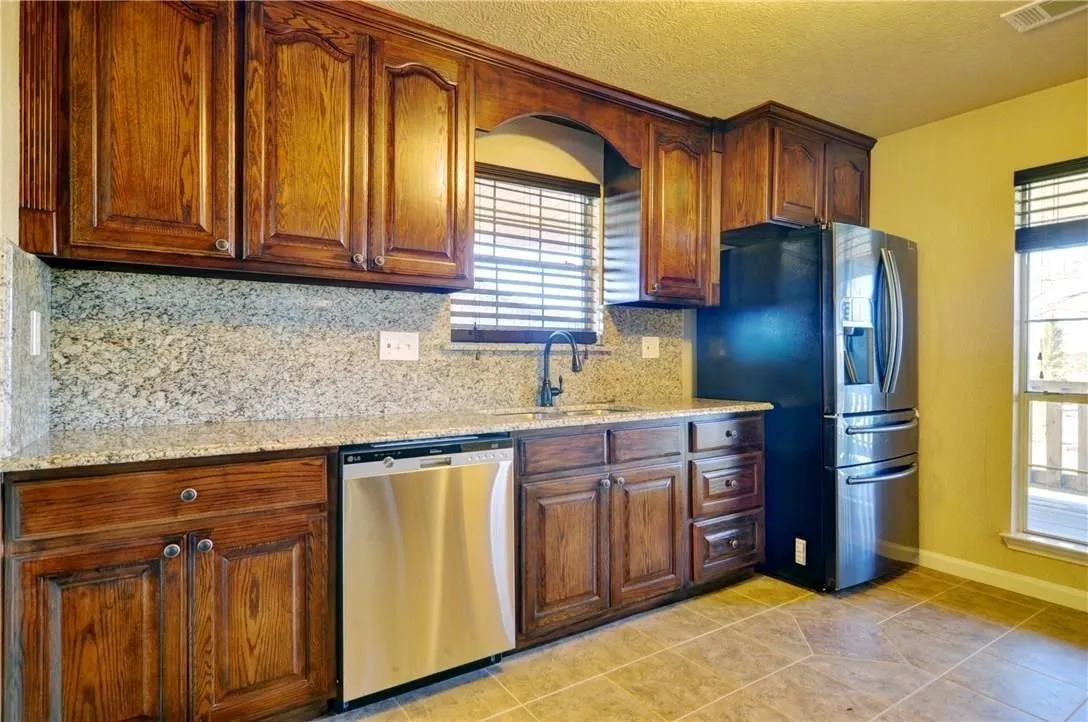 Single Family Residence For Rent in Kaufman County , 17700 Fm 548, Forney, Texas 75126, 4 Bedroom, 3 Bathroom, 3 Garage spaces, 2,603 Sqft, built in 1985, mls#21278852, Real Estate Agent in Forney, Homes For Rent in Kaufman county, Homes For Rent in Forney, Realtor in Forney Texas, Real Estate Brokerage Independent Realty Texas, Luminita Cordes Realtor