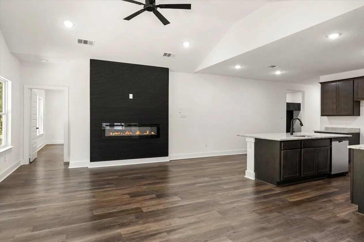 Single Family Residence For Sale in Hood County , 465 Peace Lily Way, Tolar, Texas 76476, 4 Bedroom, 3 Bathroom, 2 Garage spaces, 1,657 Sqft, built in 2026, mls#21304430, Real Estate Agent in Tolar, Homes For Sale in Hood county, Homes For Sale in Tolar, Realtor in Tolar Texas, Real Estate Brokerage Independent Realty Texas, Luminita Cordes Realtor