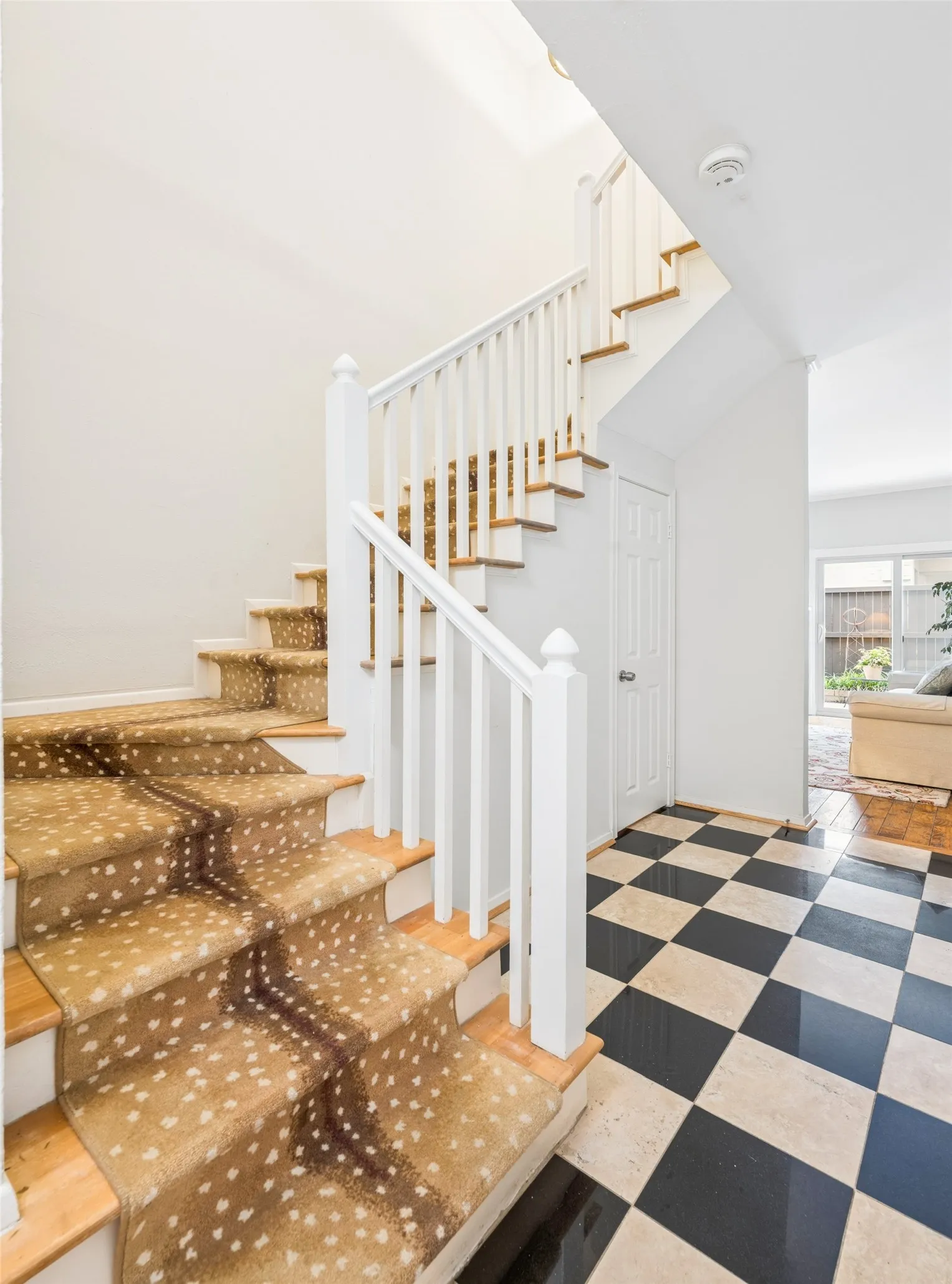 Condominium For Sale in Dallas County , 4229 Cole Avenue 108, Dallas, Texas 75205, 2 Bedroom, 3 Bathroom, Garage spaces, 1,137 Sqft, built in 1982, mls#21305818, Real Estate Agent in Dallas, Homes For Sale in Dallas county, Homes For Sale in Dallas, Realtor in Dallas Texas, Real Estate Brokerage Independent Realty Texas, Luminita Cordes Realtor