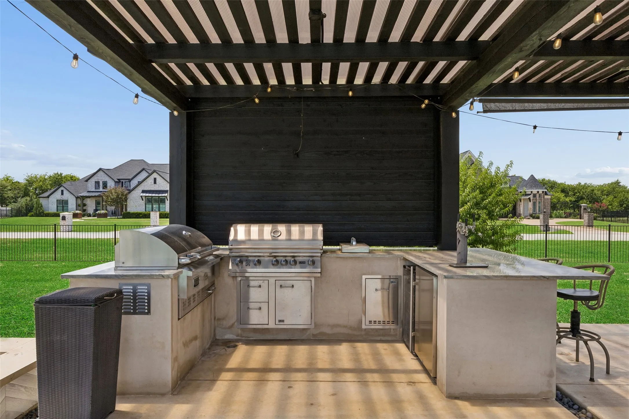Single Family Residence For Sale in Collin County , 6300 Warwick Way, Parker, Texas 75002, 7 Bedroom, 8 Bathroom, 5 Garage spaces, 6,135 Sqft, built in 2017, mls#21292276, Real Estate Agent in Parker, Homes For Sale in Collin county, Homes For Sale in Parker, Realtor in Parker Texas, Real Estate Brokerage Independent Realty Texas, Luminita Cordes Realtor