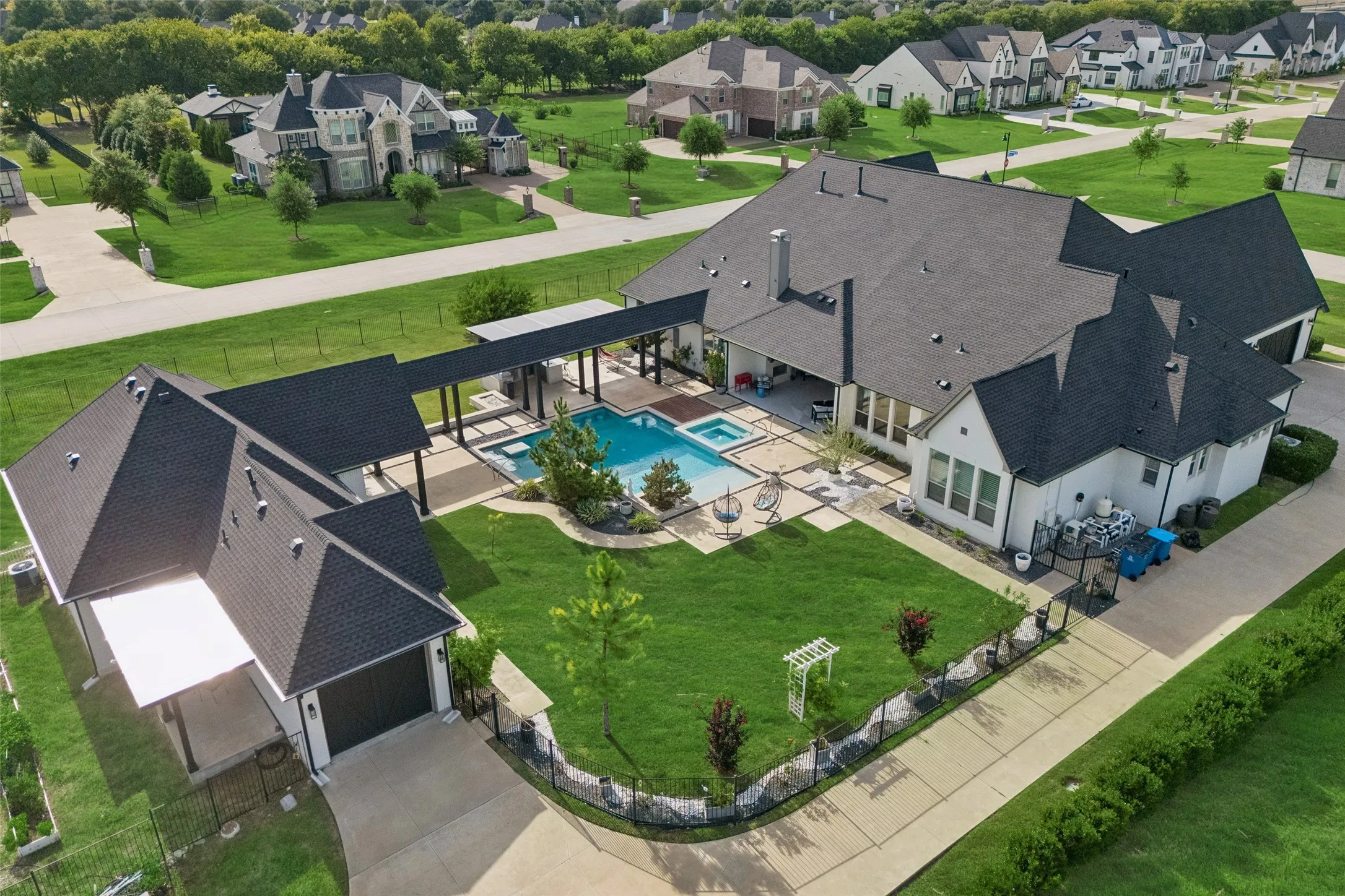 Single Family Residence For Sale in Collin County , 6300 Warwick Way, Parker, Texas 75002, 7 Bedroom, 8 Bathroom, 5 Garage spaces, 6,135 Sqft, built in 2017, mls#21292276, Real Estate Agent in Parker, Homes For Sale in Collin county, Homes For Sale in Parker, Realtor in Parker Texas, Real Estate Brokerage Independent Realty Texas, Luminita Cordes Realtor