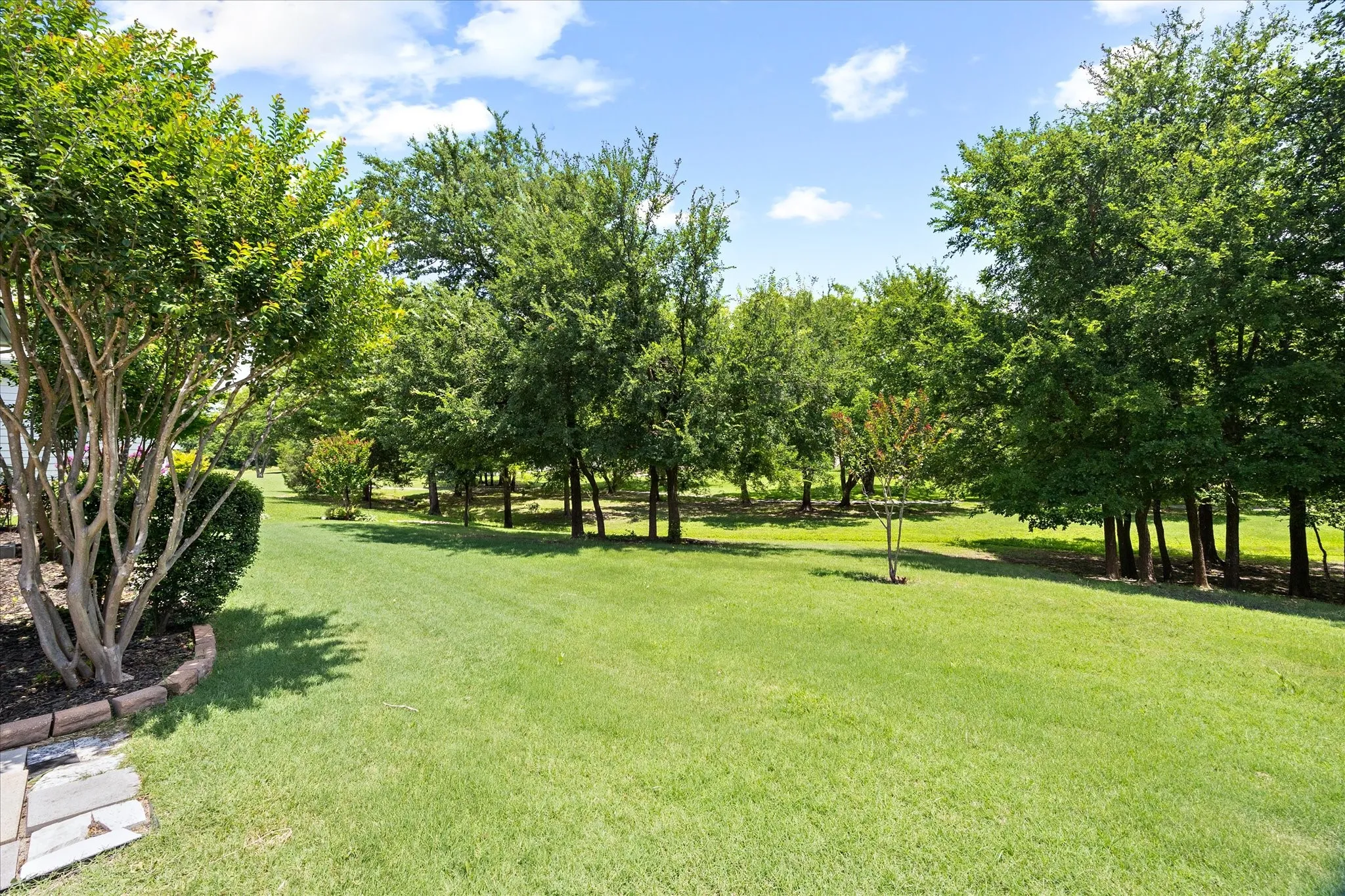 Single Family Residence For Sale in Rockwall County , 423 Jordan Farm Circle, Rockwall, Texas 75087, 3 Bedroom, 3 Bathroom, 2 Garage spaces, 2,610 Sqft, built in 2014, mls#21296400, Real Estate Agent in Rockwall, Homes For Sale in Rockwall county, Homes For Sale in Rockwall, Realtor in Rockwall Texas, Real Estate Brokerage Independent Realty Texas, Luminita Cordes Realtor