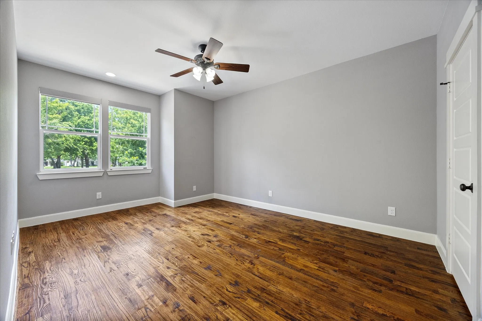 Single Family Residence For Sale in Rockwall County , 423 Jordan Farm Circle, Rockwall, Texas 75087, 3 Bedroom, 3 Bathroom, 2 Garage spaces, 2,610 Sqft, built in 2014, mls#21296400, Real Estate Agent in Rockwall, Homes For Sale in Rockwall county, Homes For Sale in Rockwall, Realtor in Rockwall Texas, Real Estate Brokerage Independent Realty Texas, Luminita Cordes Realtor