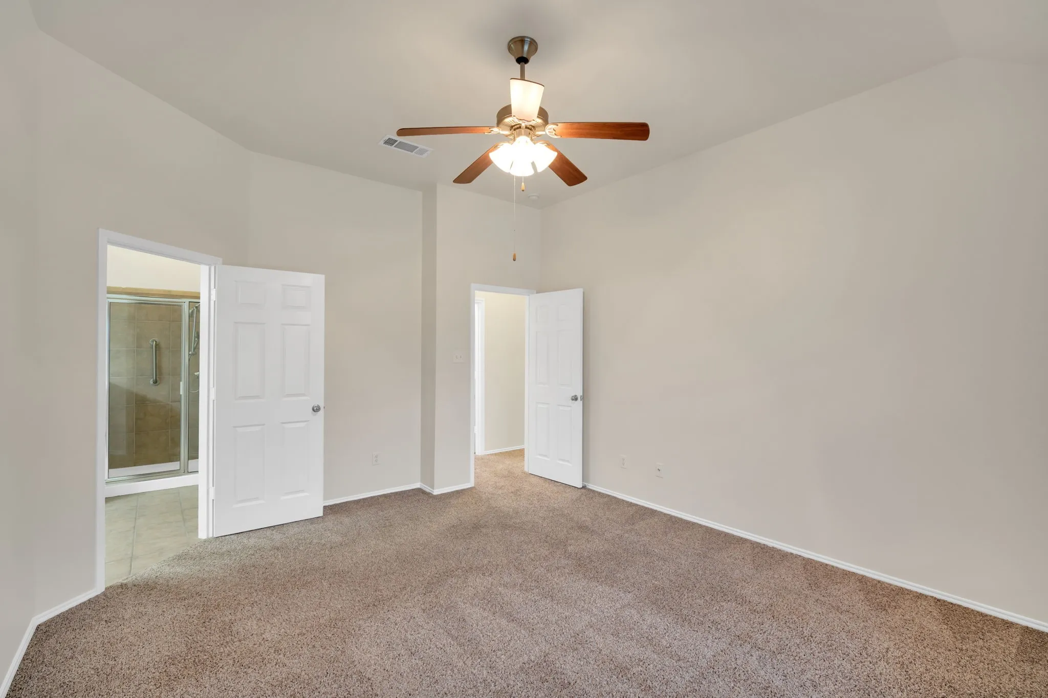 Single Family Residence For Sale in Ellis County , 201 Old Settlers Trail, Waxahachie, Texas 75167, 3 Bedroom, 2 Bathroom, 2 Garage spaces, 1,495 Sqft, built in 2005, mls#21303205, Real Estate Agent in Waxahachie, Homes For Sale in Ellis county, Homes For Sale in Waxahachie, Realtor in Waxahachie Texas, Real Estate Brokerage Independent Realty Texas, Luminita Cordes Realtor