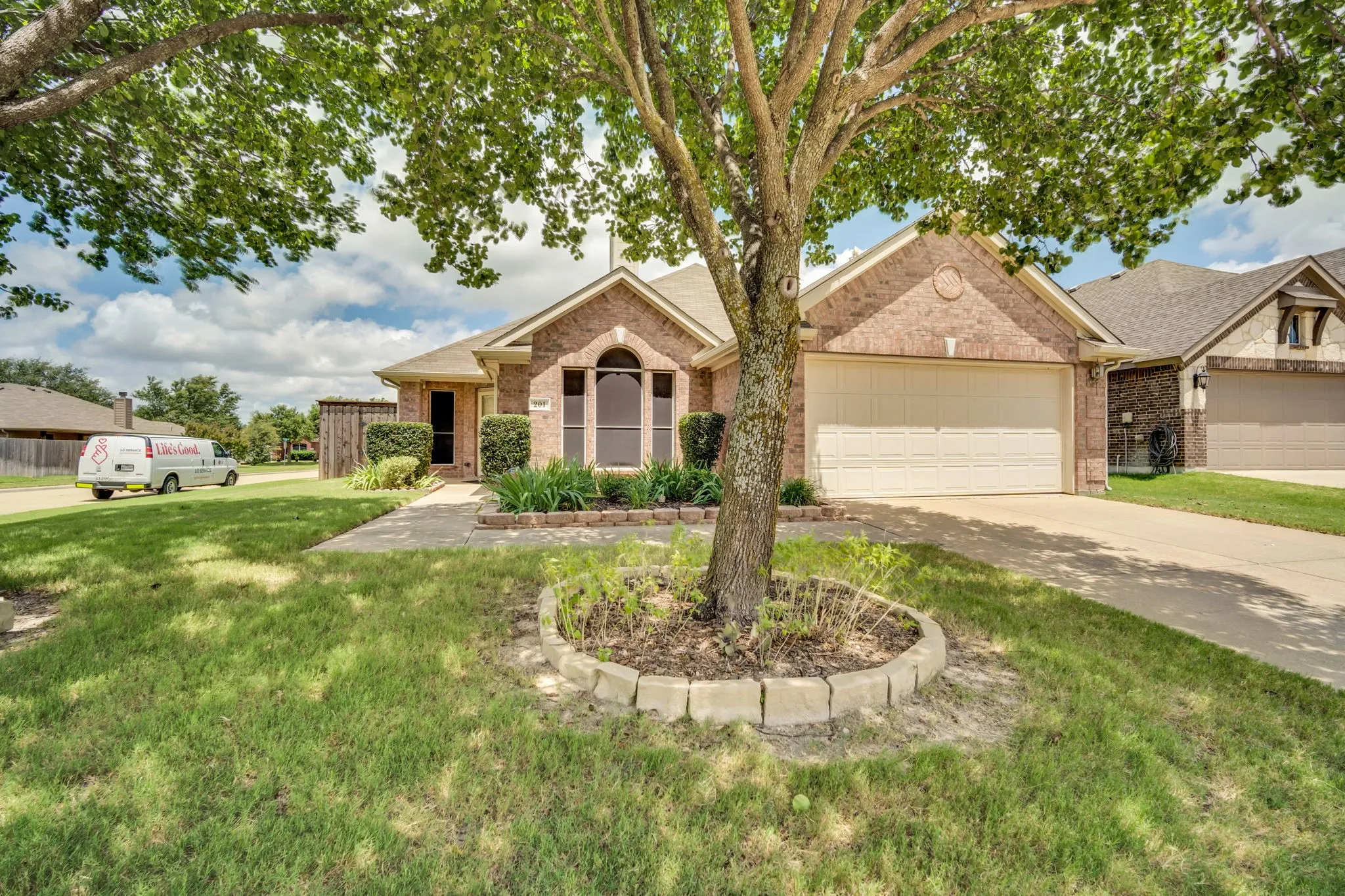 Welcome home! 201 Old Settlers Tr.