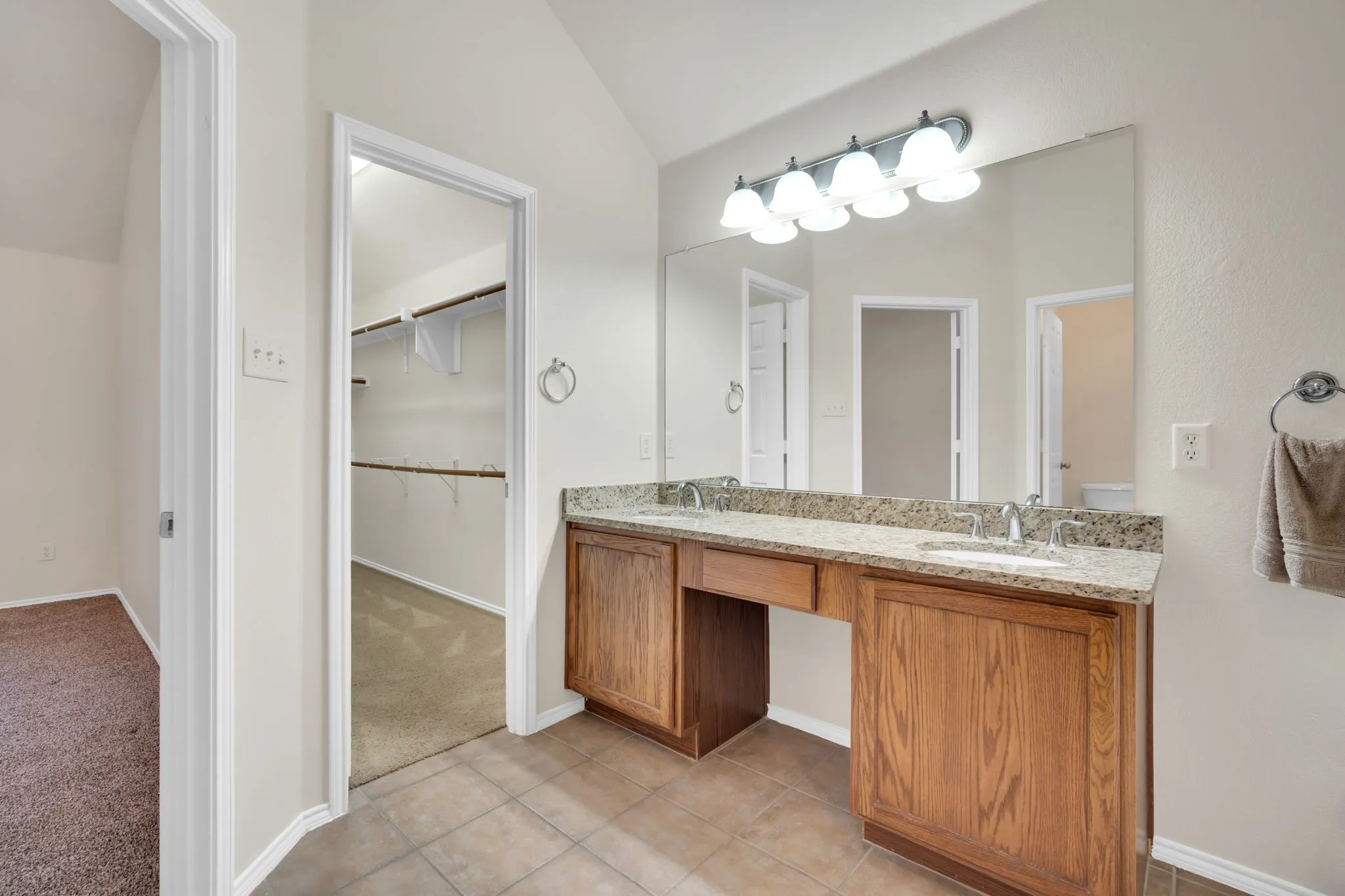 Single Family Residence For Sale in Ellis County , 201 Old Settlers Trail, Waxahachie, Texas 75167, 3 Bedroom, 2 Bathroom, 2 Garage spaces, 1,495 Sqft, built in 2005, mls#21303205, Real Estate Agent in Waxahachie, Homes For Sale in Ellis county, Homes For Sale in Waxahachie, Realtor in Waxahachie Texas, Real Estate Brokerage Independent Realty Texas, Luminita Cordes Realtor