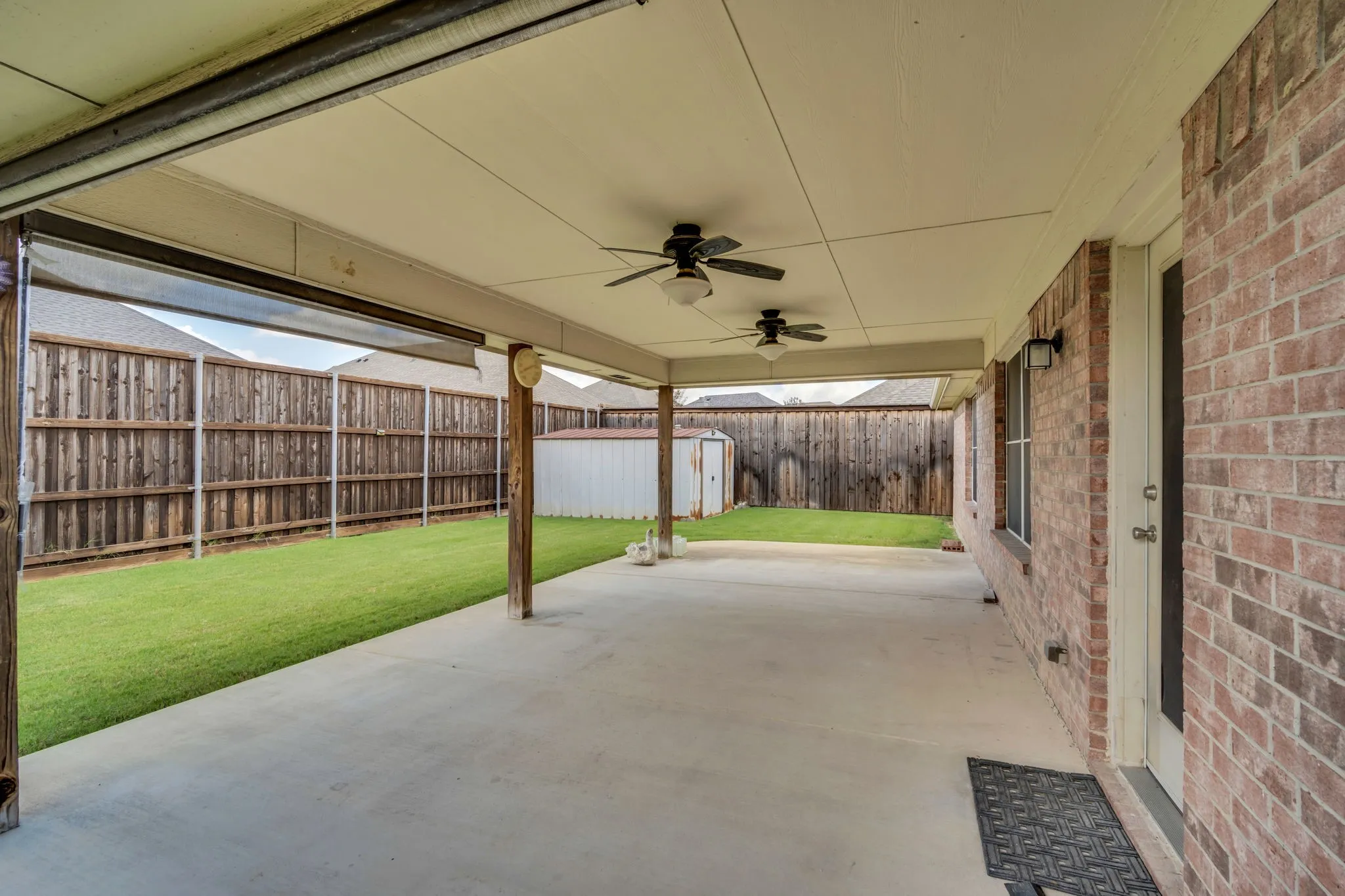 Single Family Residence For Sale in Ellis County , 201 Old Settlers Trail, Waxahachie, Texas 75167, 3 Bedroom, 2 Bathroom, 2 Garage spaces, 1,495 Sqft, built in 2005, mls#21303205, Real Estate Agent in Waxahachie, Homes For Sale in Ellis county, Homes For Sale in Waxahachie, Realtor in Waxahachie Texas, Real Estate Brokerage Independent Realty Texas, Luminita Cordes Realtor
