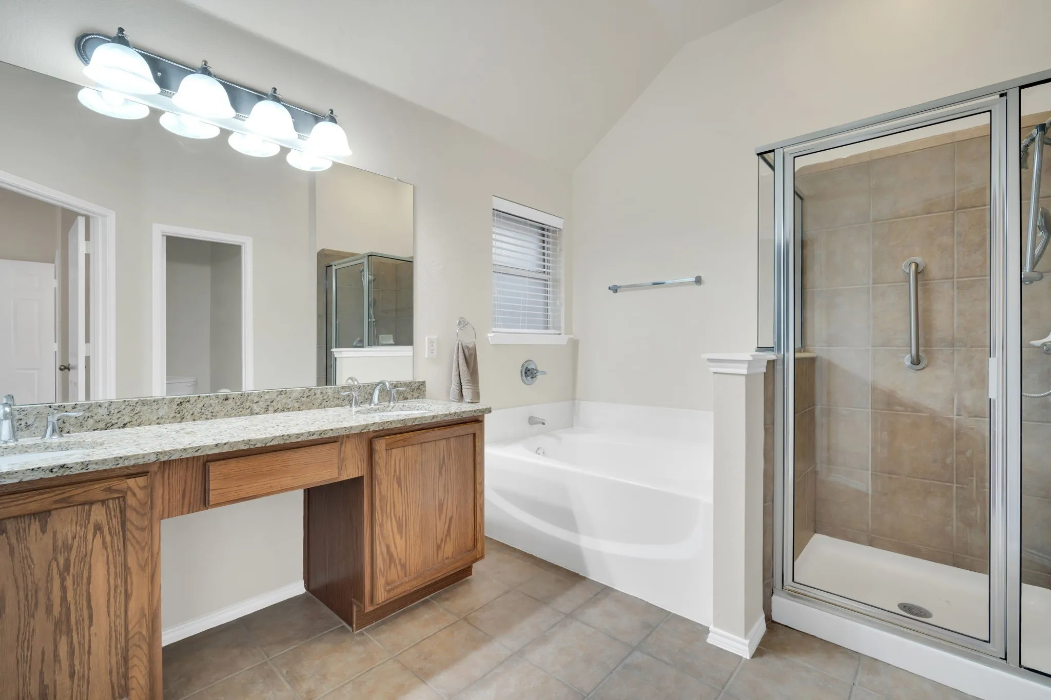 Single Family Residence For Sale in Ellis County , 201 Old Settlers Trail, Waxahachie, Texas 75167, 3 Bedroom, 2 Bathroom, 2 Garage spaces, 1,495 Sqft, built in 2005, mls#21303205, Real Estate Agent in Waxahachie, Homes For Sale in Ellis county, Homes For Sale in Waxahachie, Realtor in Waxahachie Texas, Real Estate Brokerage Independent Realty Texas, Luminita Cordes Realtor