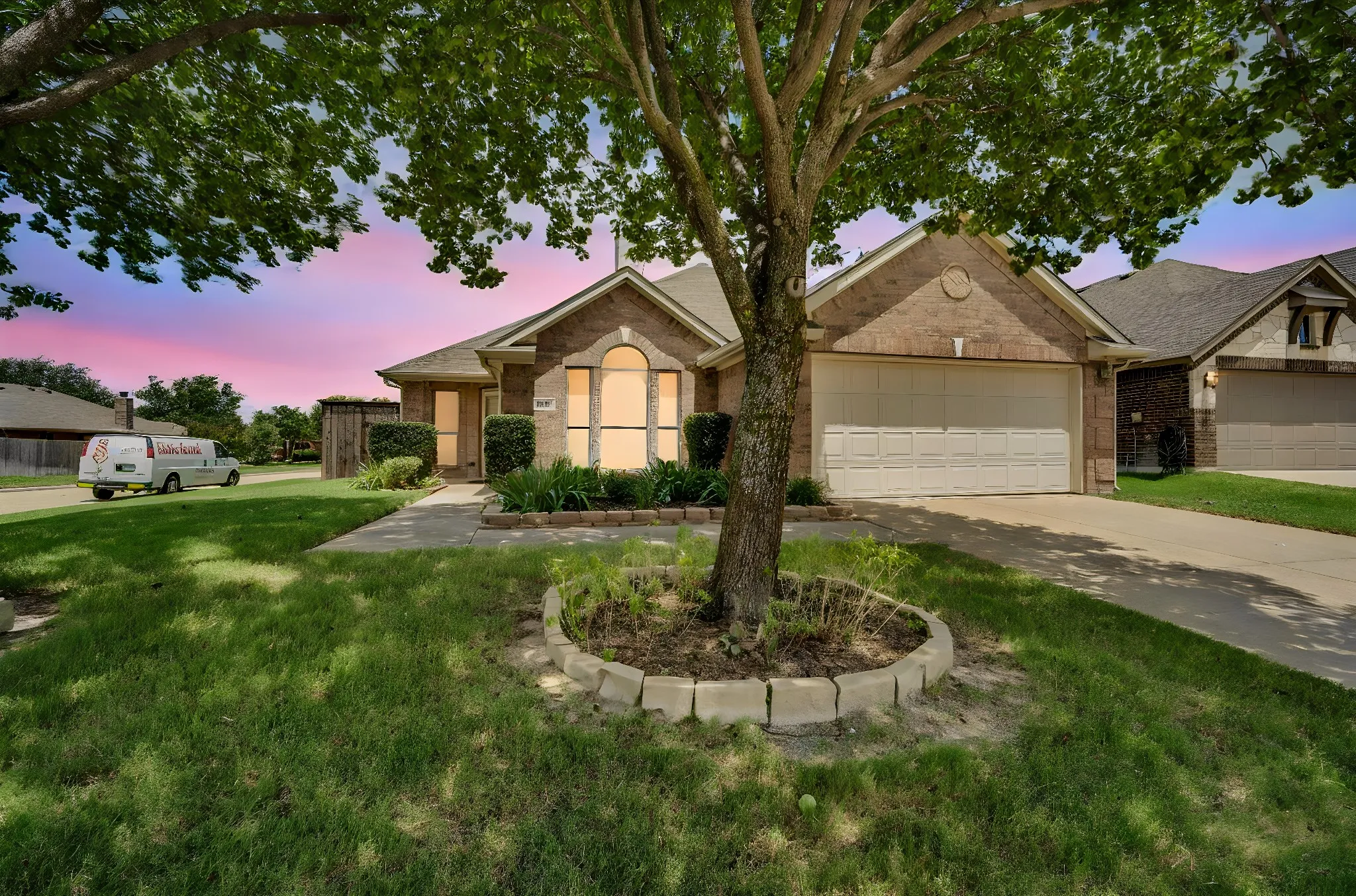 Single Family Residence For Sale in Ellis County , 201 Old Settlers Trail, Waxahachie, Texas 75167, 3 Bedroom, 2 Bathroom, 2 Garage spaces, 1,495 Sqft, built in 2005, mls#21303205, Real Estate Agent in Waxahachie, Homes For Sale in Ellis county, Homes For Sale in Waxahachie, Realtor in Waxahachie Texas, Real Estate Brokerage Independent Realty Texas, Luminita Cordes Realtor