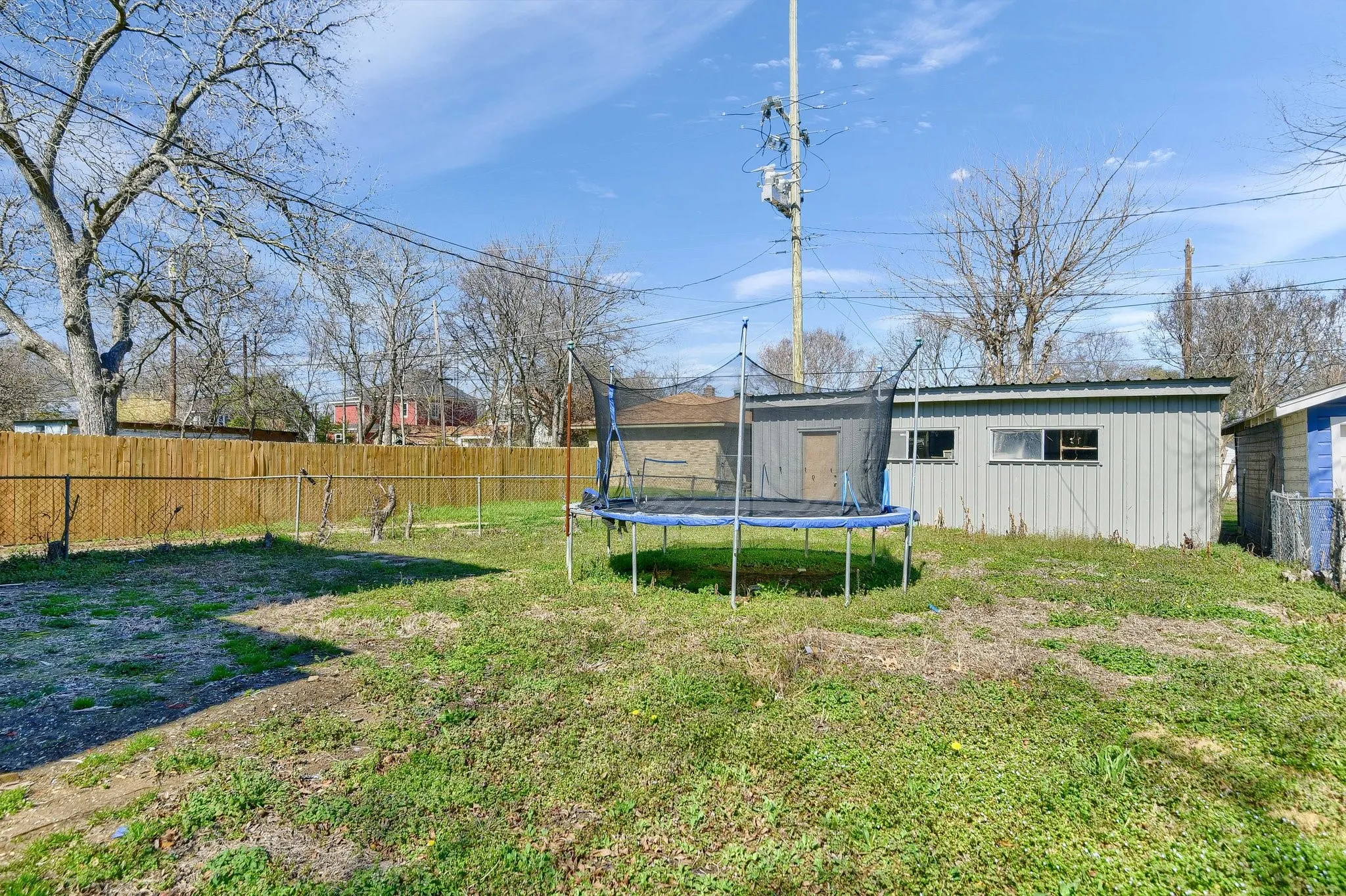 Single Family Residence For Rent in Grayson County , 1115 W Bond Street, Denison, Texas 75020, 4 Bedroom, 2 Bathroom, 1 Garage spaces, 2,078 Sqft, built in 1926, mls#21304459, Real Estate Agent in Denison, Homes For Rent in Grayson county, Homes For Rent in Denison, Realtor in Denison Texas, Real Estate Brokerage Independent Realty Texas, Luminita Cordes Realtor
