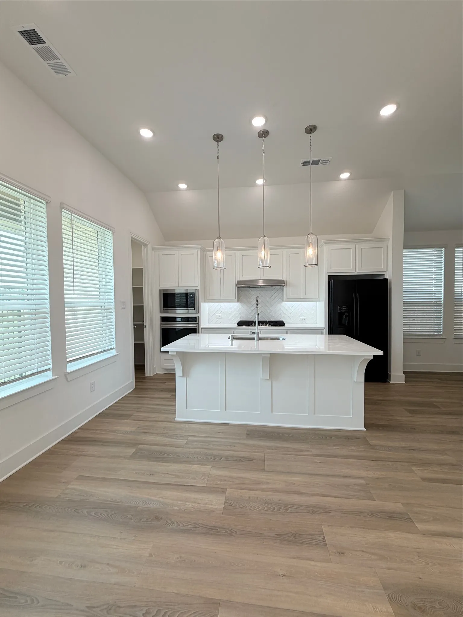 Single Family Residence For Rent in Collin County , 1404 Pintail Place, Celina, Texas 75009, 3 Bedroom, 2 Bathroom, 2 Garage spaces, 1,626 Sqft, built in 2023, mls#21305812, Real Estate Agent in Celina, Homes For Rent in Collin county, Homes For Rent in Celina, Realtor in Celina Texas, Real Estate Brokerage Independent Realty Texas, Luminita Cordes Realtor