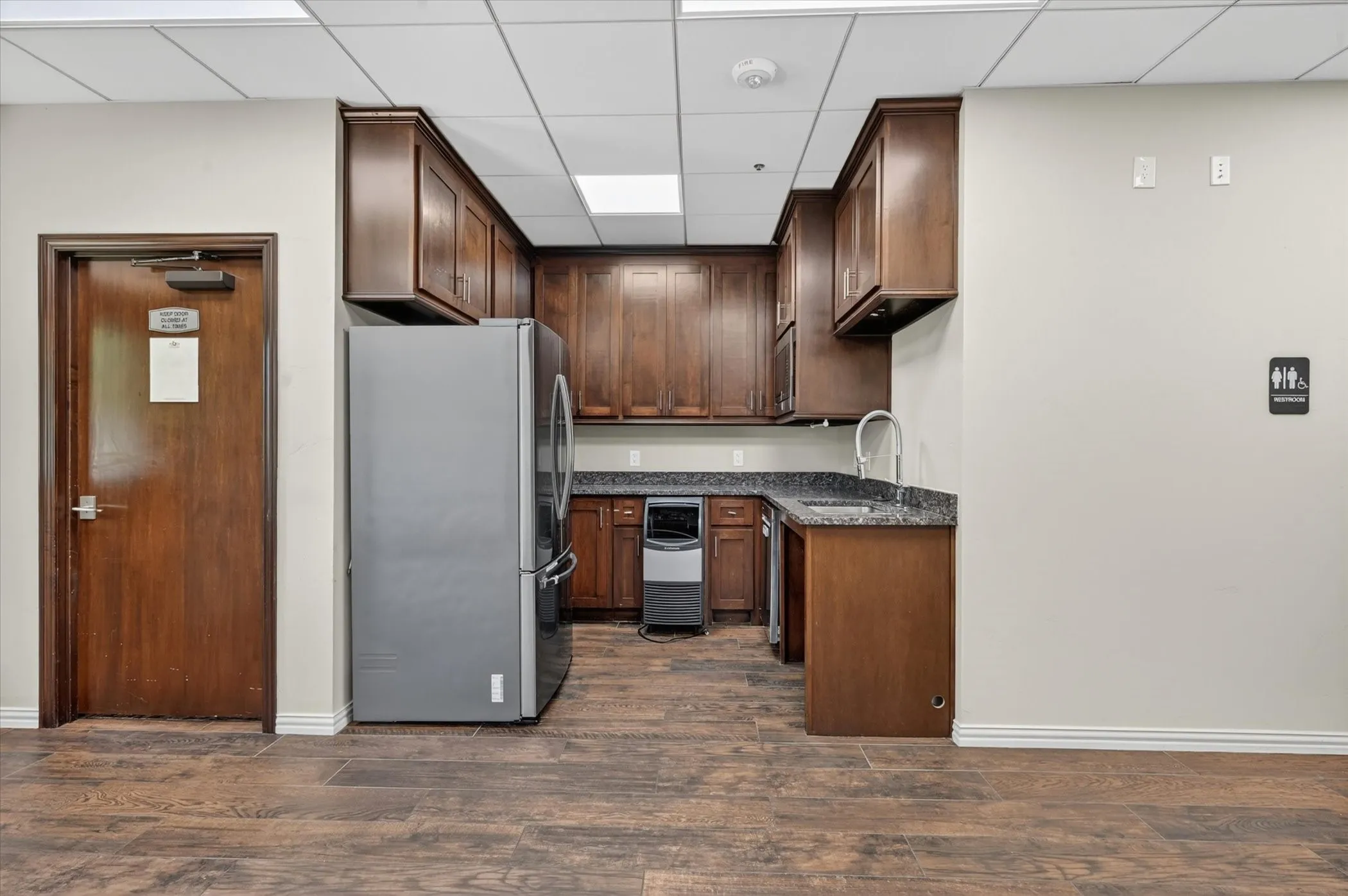 Office For Rent in Denton County , 6200 Stone Hill Farms Parkway, Flower Mound, Texas 75028, 0, 0, Garage spaces, 0 Sqft, built in 2002, mls#21305830, Real Estate Agent in Flower Mound, Homes For Rent in Denton county, Homes For Rent in Flower Mound, Realtor in Flower Mound Texas, Real Estate Brokerage Independent Realty Texas, Luminita Cordes Realtor
