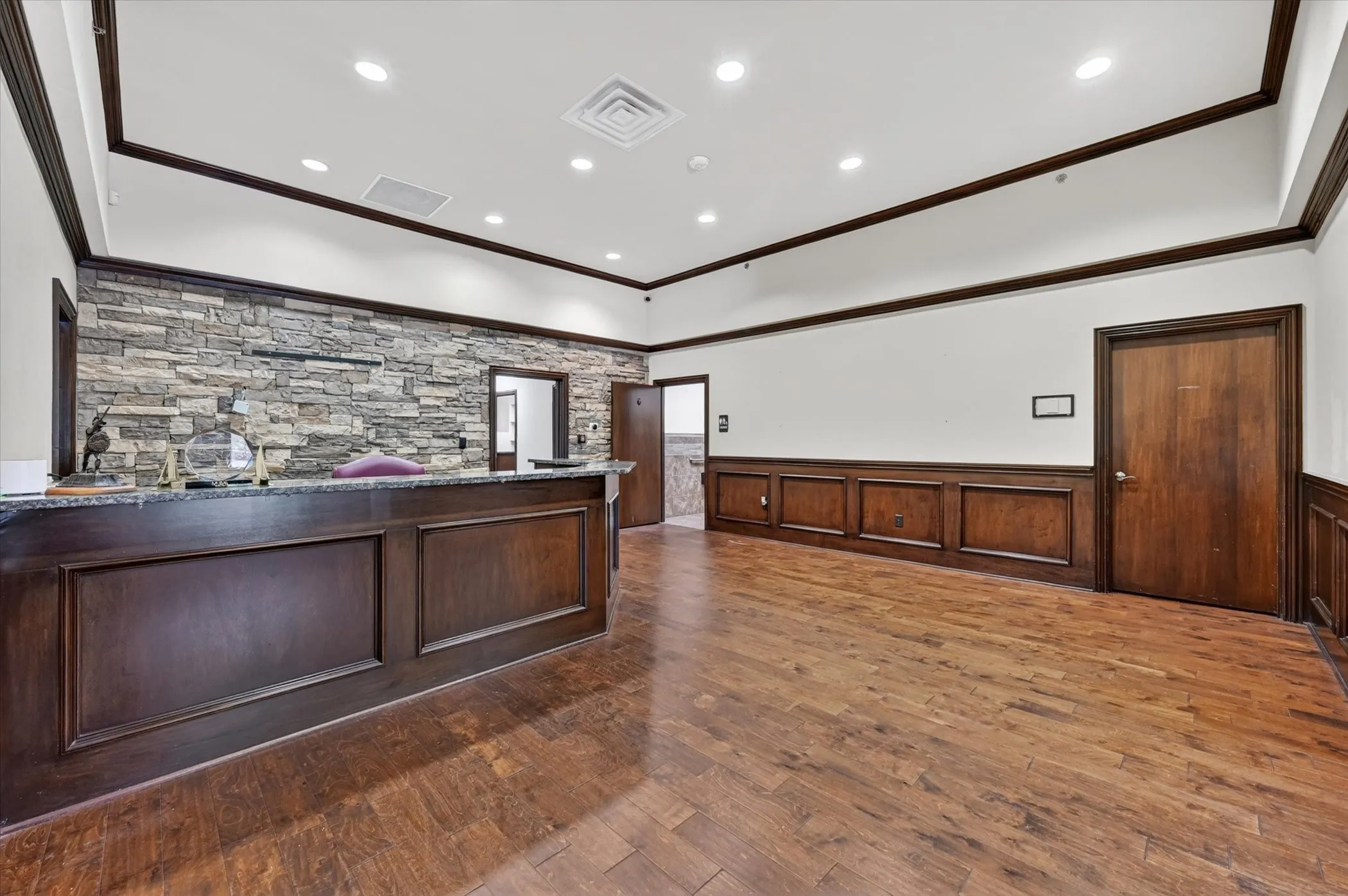 Office For Rent in Denton County , 6200 Stone Hill Farms Parkway, Flower Mound, Texas 75028, 0, 0, Garage spaces, 0 Sqft, built in 2002, mls#21305830, Real Estate Agent in Flower Mound, Homes For Rent in Denton county, Homes For Rent in Flower Mound, Realtor in Flower Mound Texas, Real Estate Brokerage Independent Realty Texas, Luminita Cordes Realtor