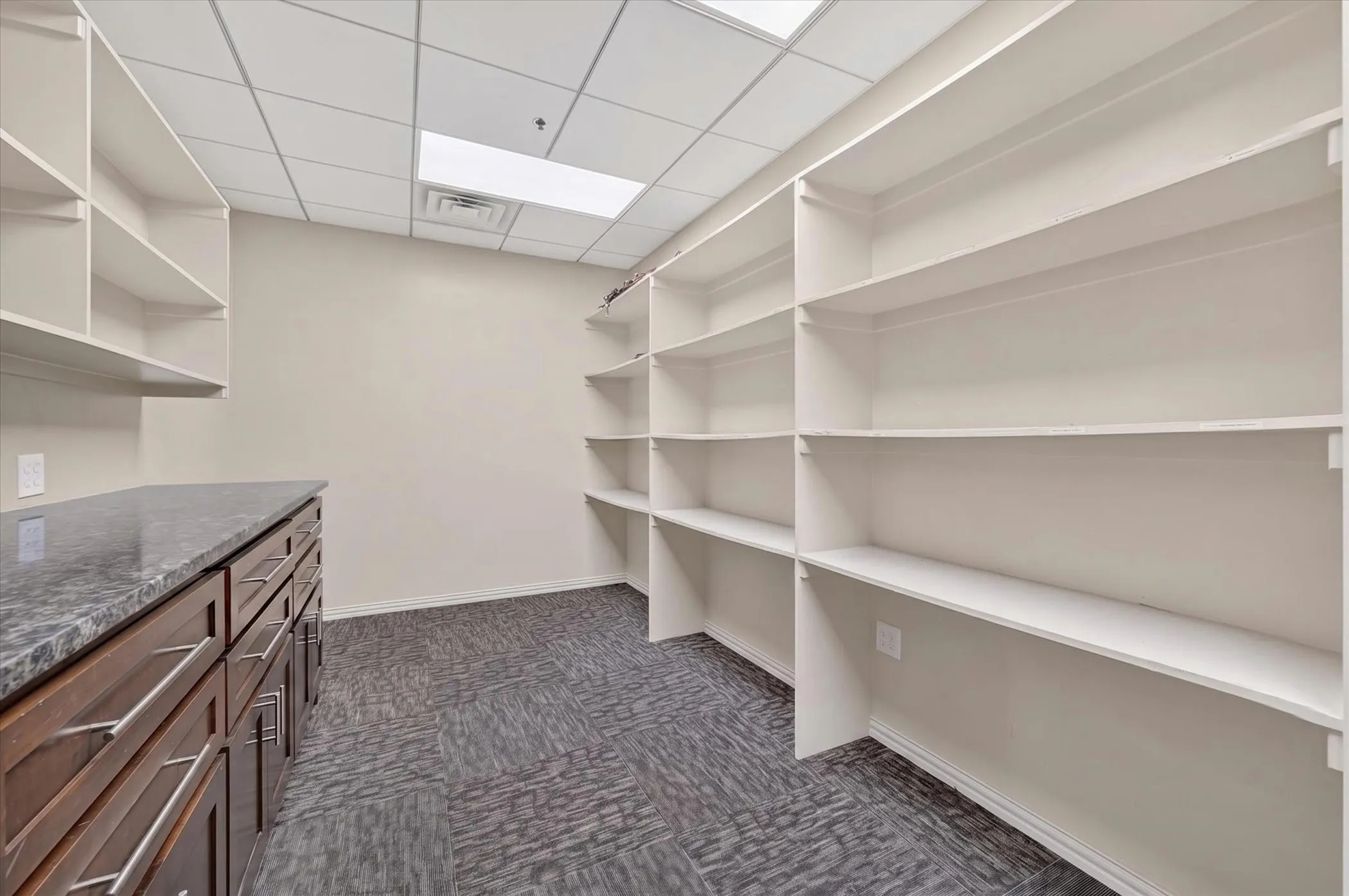 Office For Rent in Denton County , 6200 Stone Hill Farms Parkway, Flower Mound, Texas 75028, 0, 0, Garage spaces, 0 Sqft, built in 2002, mls#21305830, Real Estate Agent in Flower Mound, Homes For Rent in Denton county, Homes For Rent in Flower Mound, Realtor in Flower Mound Texas, Real Estate Brokerage Independent Realty Texas, Luminita Cordes Realtor