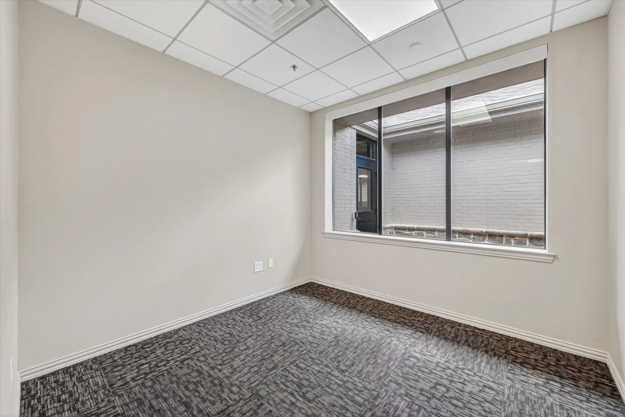 Office For Rent in Denton County , 6200 Stone Hill Farms Parkway, Flower Mound, Texas 75028, 0, 0, Garage spaces, 0 Sqft, built in 2002, mls#21305830, Real Estate Agent in Flower Mound, Homes For Rent in Denton county, Homes For Rent in Flower Mound, Realtor in Flower Mound Texas, Real Estate Brokerage Independent Realty Texas, Luminita Cordes Realtor