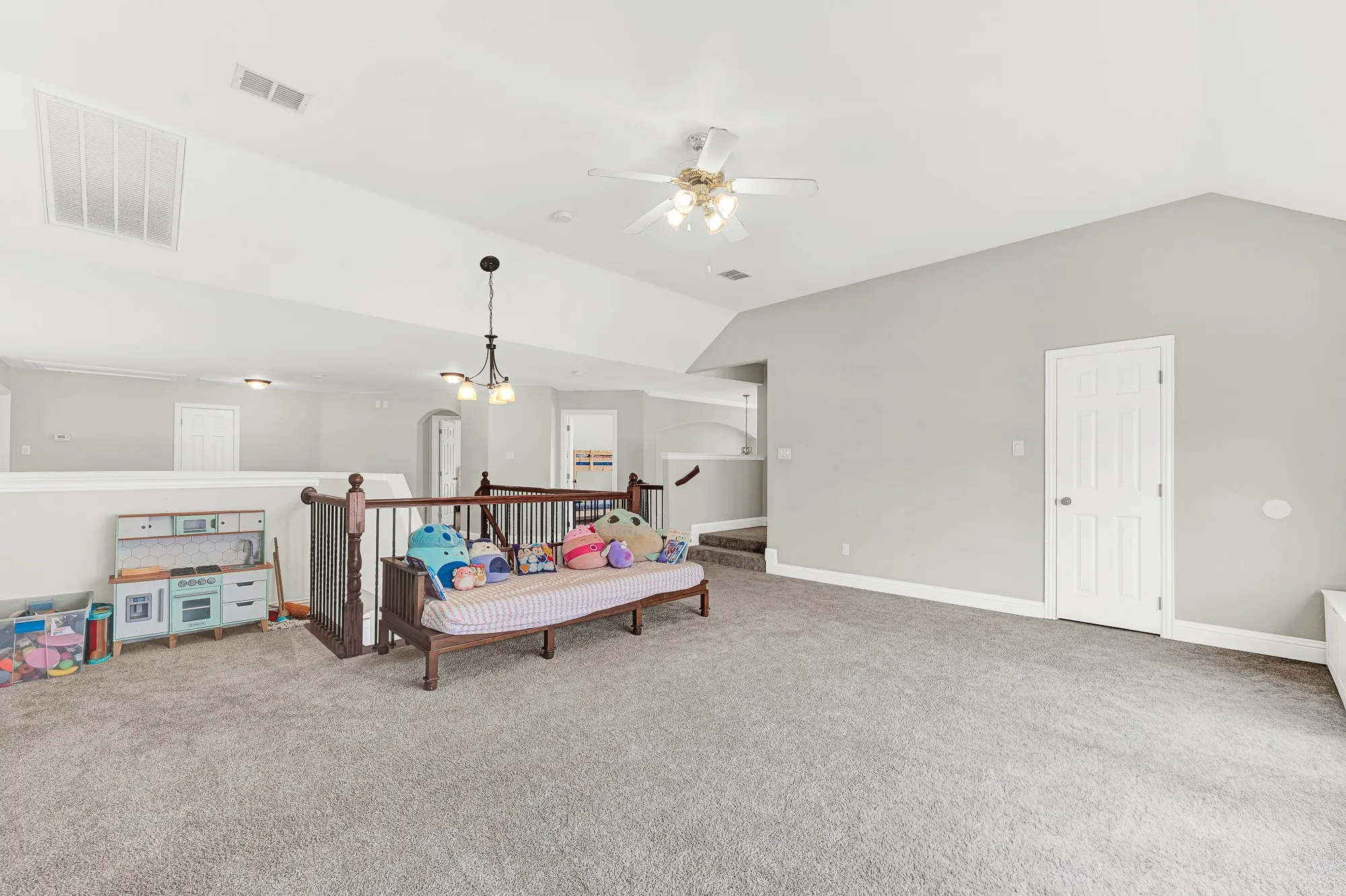 Single Family Residence For Sale in Dallas County , 1701 Shadow Brook Trail, Garland, Texas 75043, 5 Bedroom, 4 Bathroom, 2 Garage spaces, 4,114 Sqft, built in 2003, mls#21297264, Real Estate Agent in Garland, Homes For Sale in Dallas county, Homes For Sale in Garland, Realtor in Garland Texas, Real Estate Brokerage Independent Realty Texas, Luminita Cordes Realtor