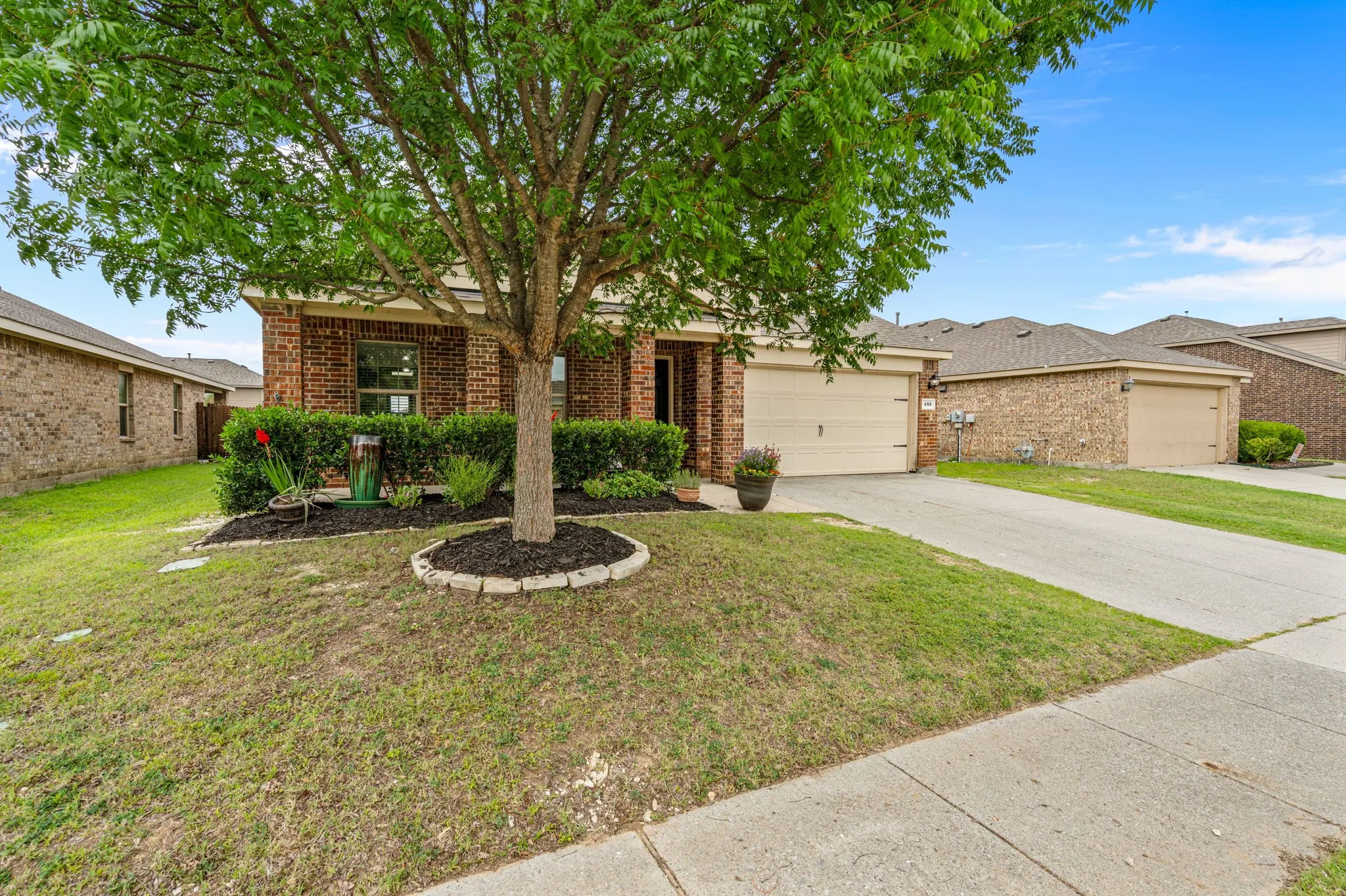 Single Family Residence For Sale in Collin County , 433 Andalusian Trail, Celina, Texas 75009, 4 Bedroom, 3 Bathroom, 2 Garage spaces, 2,119 Sqft, built in 2014, mls#21304259, Real Estate Agent in Celina, Homes For Sale in Collin county, Homes For Sale in Celina, Realtor in Celina Texas, Real Estate Brokerage Independent Realty Texas, Luminita Cordes Realtor