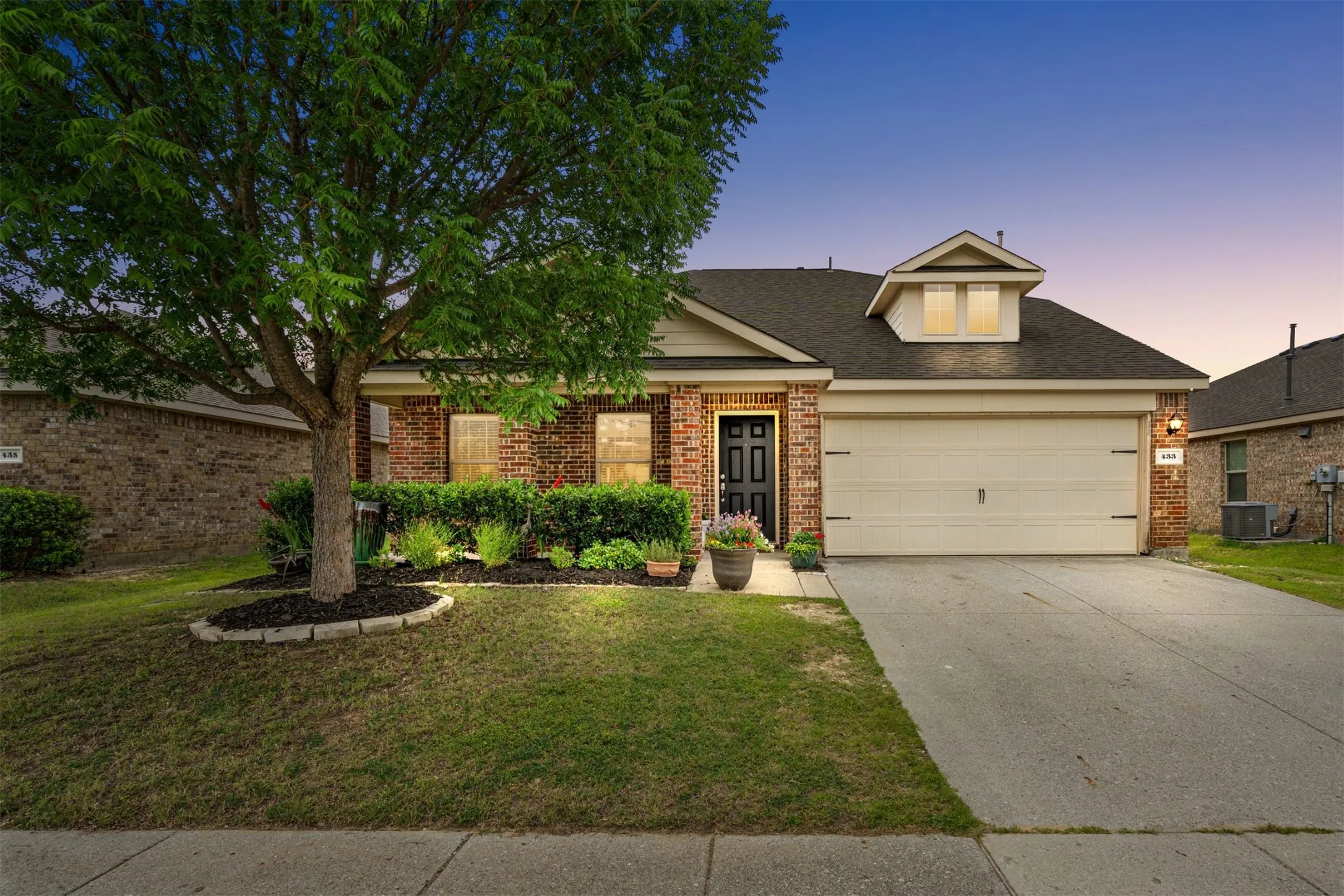 Single Family Residence For Sale in Collin County , 433 Andalusian Trail, Celina, Texas 75009, 4 Bedroom, 3 Bathroom, 2 Garage spaces, 2,119 Sqft, built in 2014, mls#21304259, Real Estate Agent in Celina, Homes For Sale in Collin county, Homes For Sale in Celina, Realtor in Celina Texas, Real Estate Brokerage Independent Realty Texas, Luminita Cordes Realtor