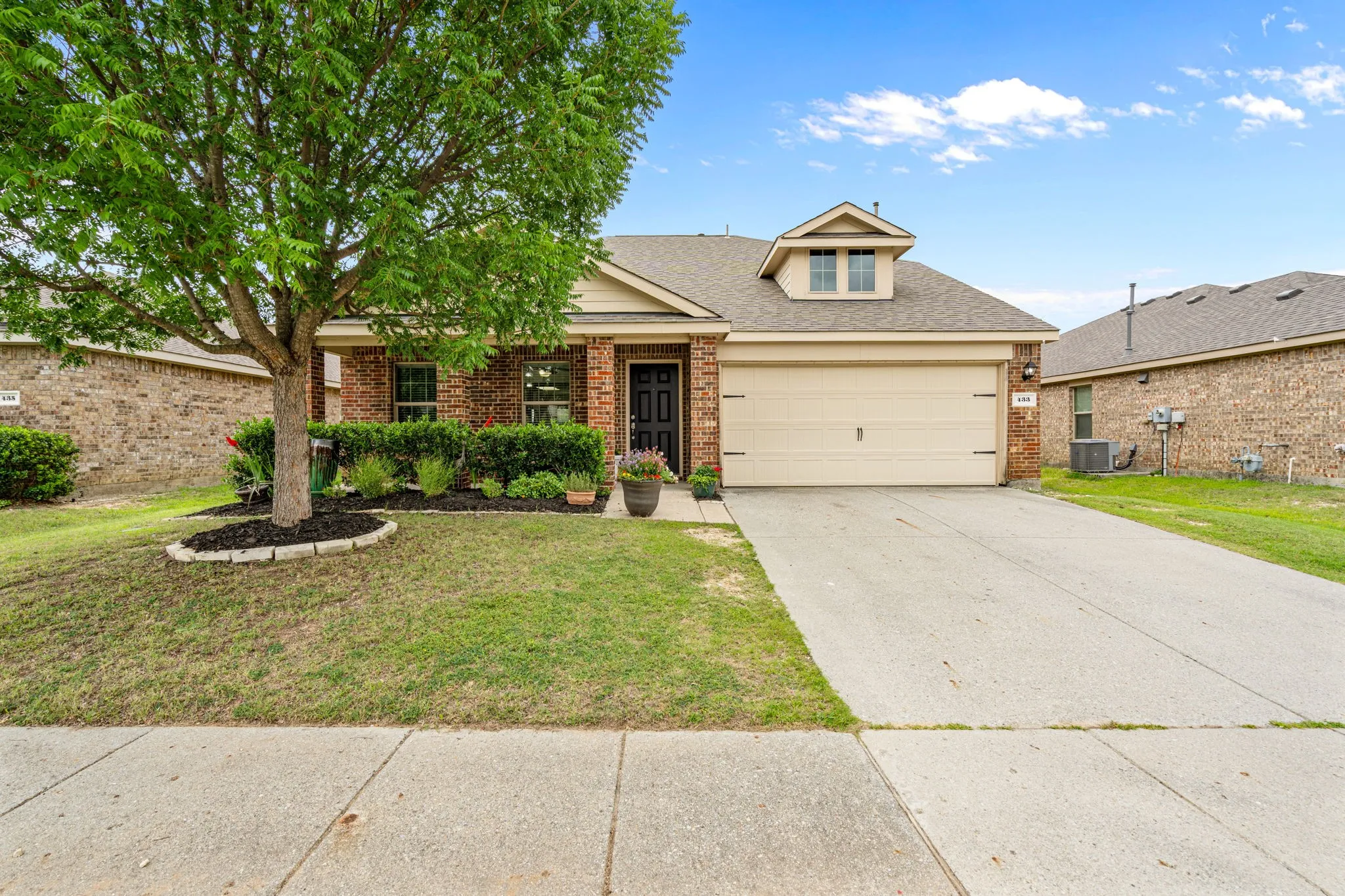 Single Family Residence For Sale in Collin County , 433 Andalusian Trail, Celina, Texas 75009, 4 Bedroom, 3 Bathroom, 2 Garage spaces, 2,119 Sqft, built in 2014, mls#21304259, Real Estate Agent in Celina, Homes For Sale in Collin county, Homes For Sale in Celina, Realtor in Celina Texas, Real Estate Brokerage Independent Realty Texas, Luminita Cordes Realtor