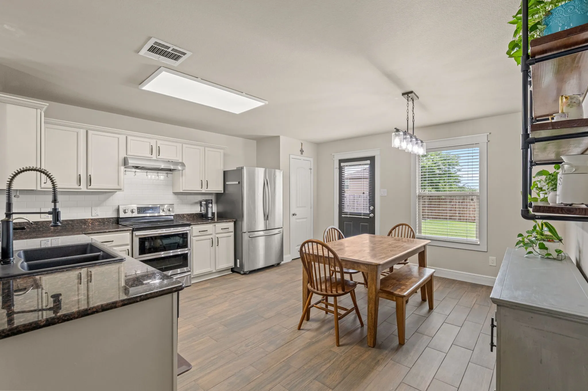 Single Family Residence For Sale in Collin County , 433 Andalusian Trail, Celina, Texas 75009, 4 Bedroom, 3 Bathroom, 2 Garage spaces, 2,119 Sqft, built in 2014, mls#21304259, Real Estate Agent in Celina, Homes For Sale in Collin county, Homes For Sale in Celina, Realtor in Celina Texas, Real Estate Brokerage Independent Realty Texas, Luminita Cordes Realtor
