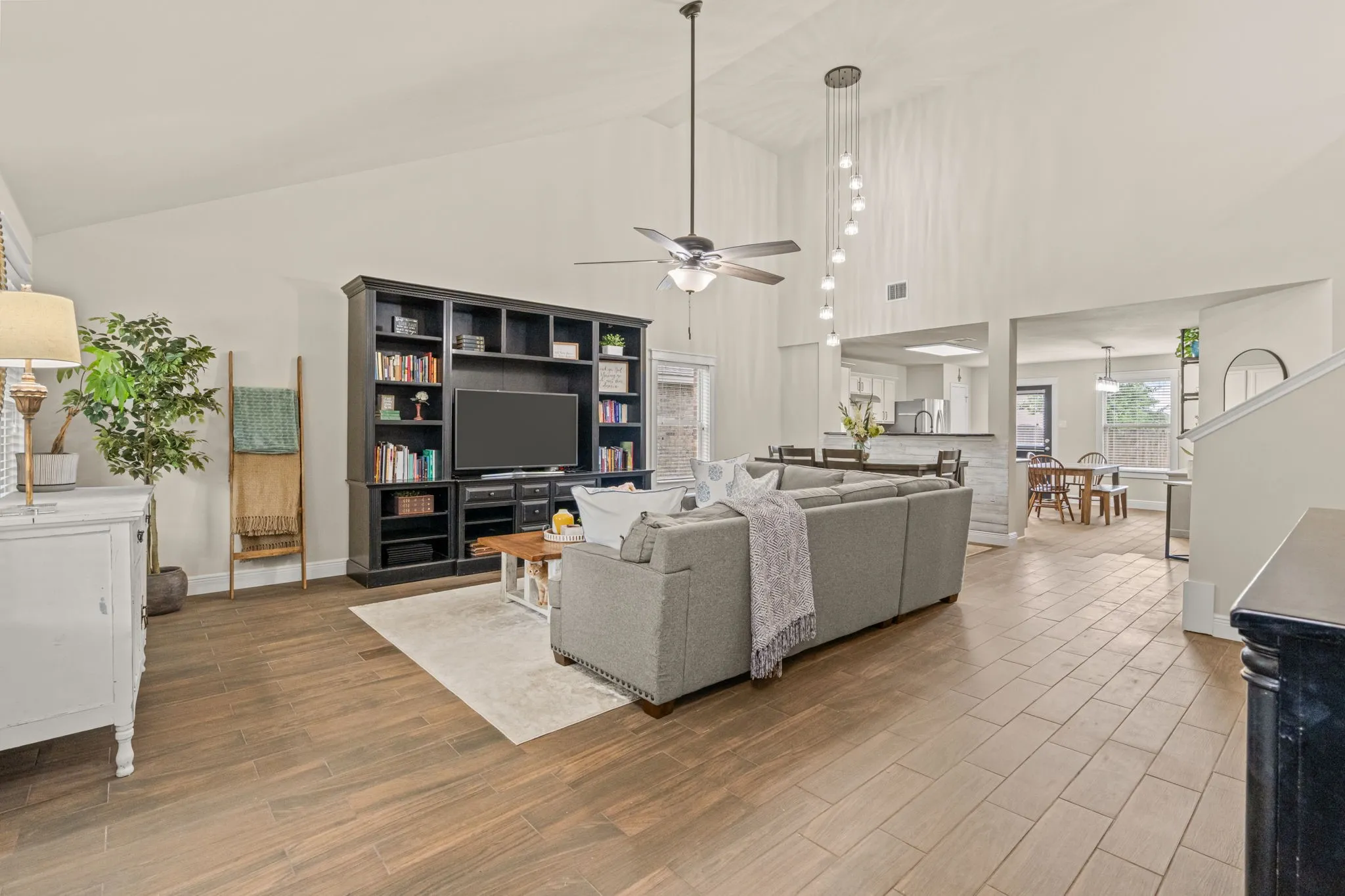 Single Family Residence For Sale in Collin County , 433 Andalusian Trail, Celina, Texas 75009, 4 Bedroom, 3 Bathroom, 2 Garage spaces, 2,119 Sqft, built in 2014, mls#21304259, Real Estate Agent in Celina, Homes For Sale in Collin county, Homes For Sale in Celina, Realtor in Celina Texas, Real Estate Brokerage Independent Realty Texas, Luminita Cordes Realtor