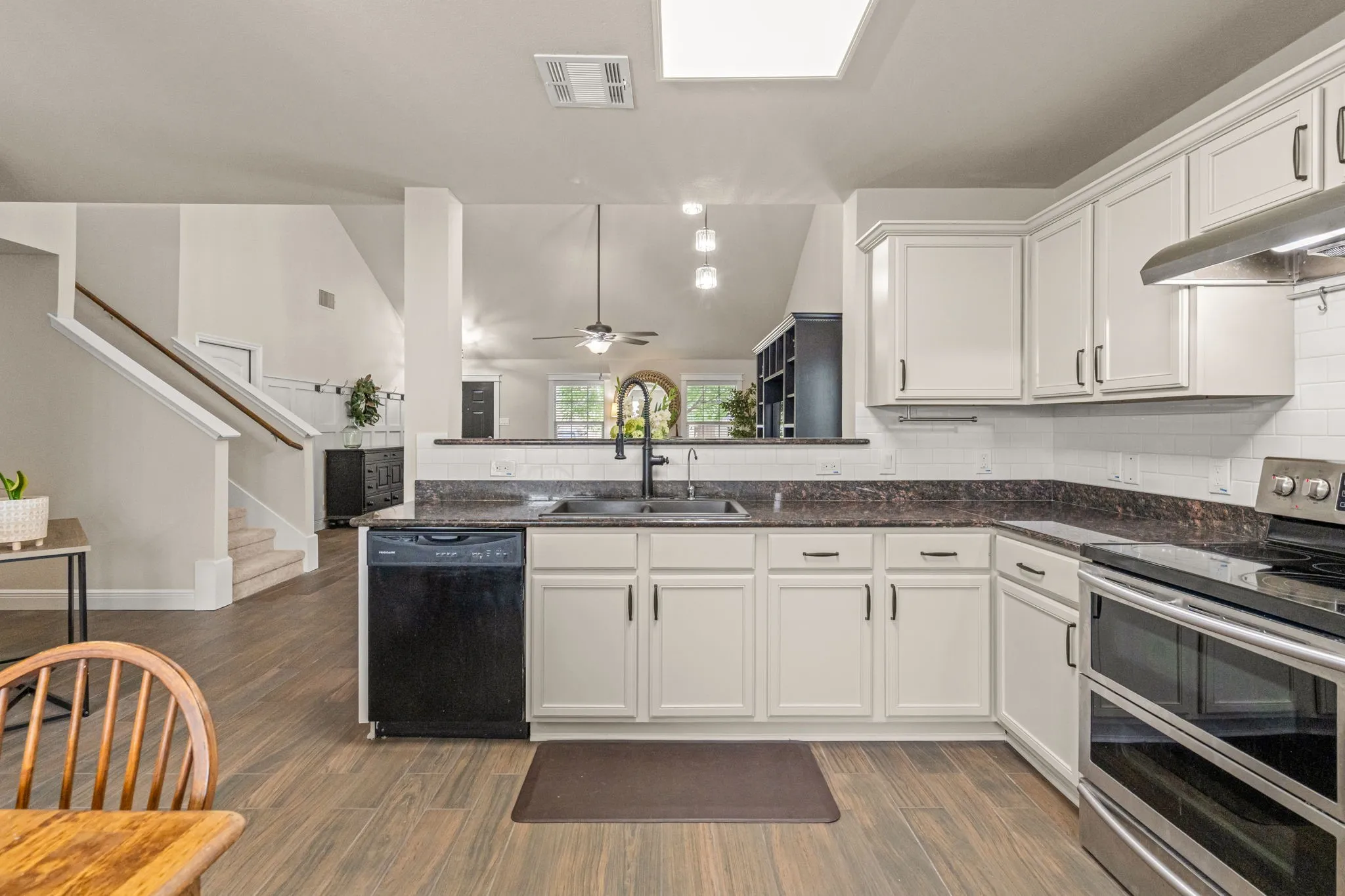 Single Family Residence For Sale in Collin County , 433 Andalusian Trail, Celina, Texas 75009, 4 Bedroom, 3 Bathroom, 2 Garage spaces, 2,119 Sqft, built in 2014, mls#21304259, Real Estate Agent in Celina, Homes For Sale in Collin county, Homes For Sale in Celina, Realtor in Celina Texas, Real Estate Brokerage Independent Realty Texas, Luminita Cordes Realtor