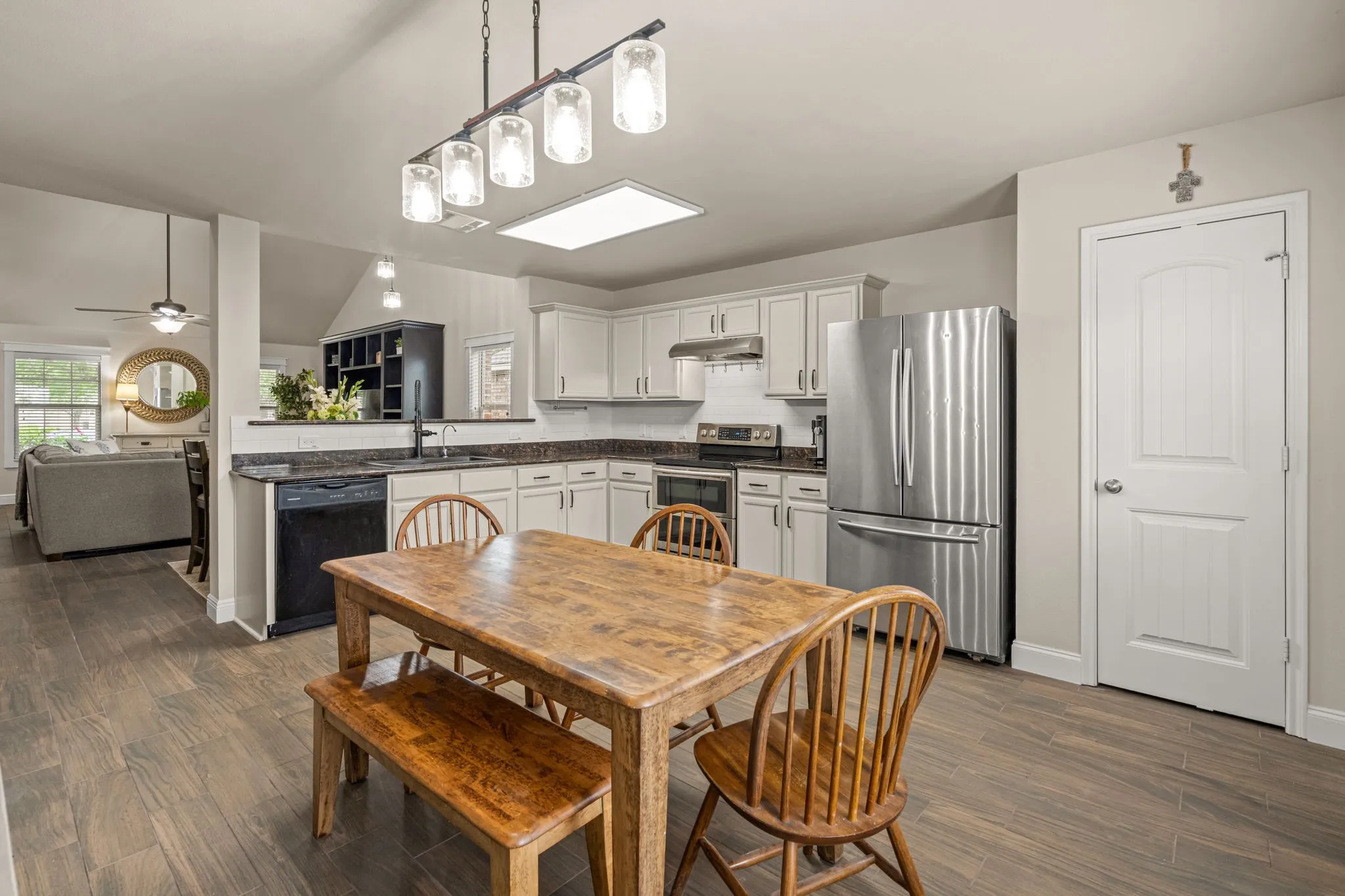 Single Family Residence For Sale in Collin County , 433 Andalusian Trail, Celina, Texas 75009, 4 Bedroom, 3 Bathroom, 2 Garage spaces, 2,119 Sqft, built in 2014, mls#21304259, Real Estate Agent in Celina, Homes For Sale in Collin county, Homes For Sale in Celina, Realtor in Celina Texas, Real Estate Brokerage Independent Realty Texas, Luminita Cordes Realtor