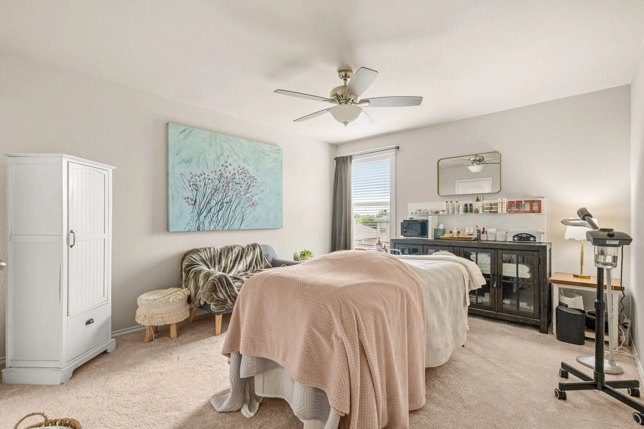 4th bed- Currently used for in home spa business