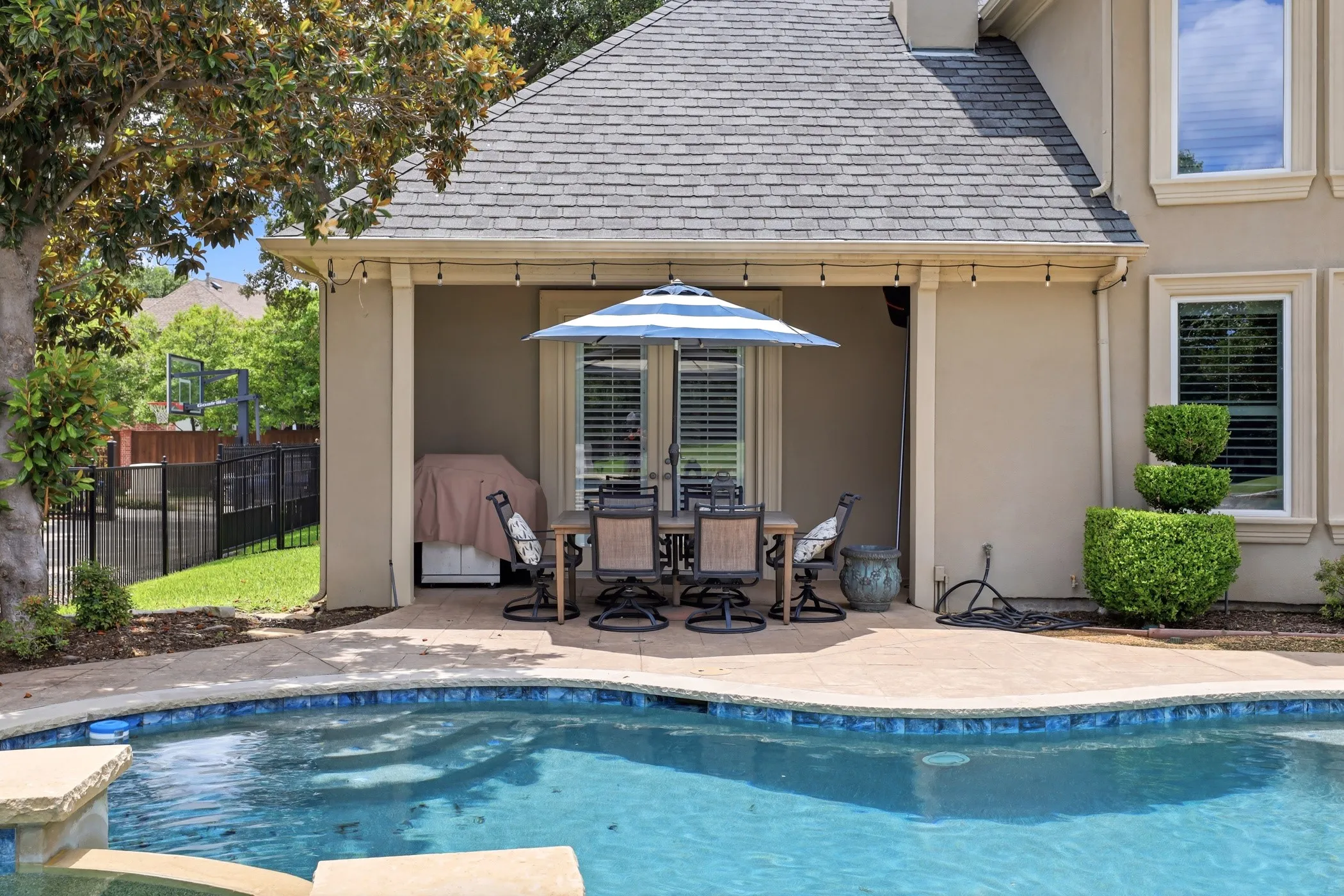 Single Family Residence For Sale in Collin County , 2708 Anders Lane, Plano, Texas 75093, 5 Bedroom, 5 Bathroom, 3 Garage spaces, 4,728 Sqft, built in 1997, mls#21305803, Real Estate Agent in Plano, Homes For Sale in Collin county, Homes For Sale in Plano, Realtor in Plano Texas, Real Estate Brokerage Independent Realty Texas, Luminita Cordes Realtor