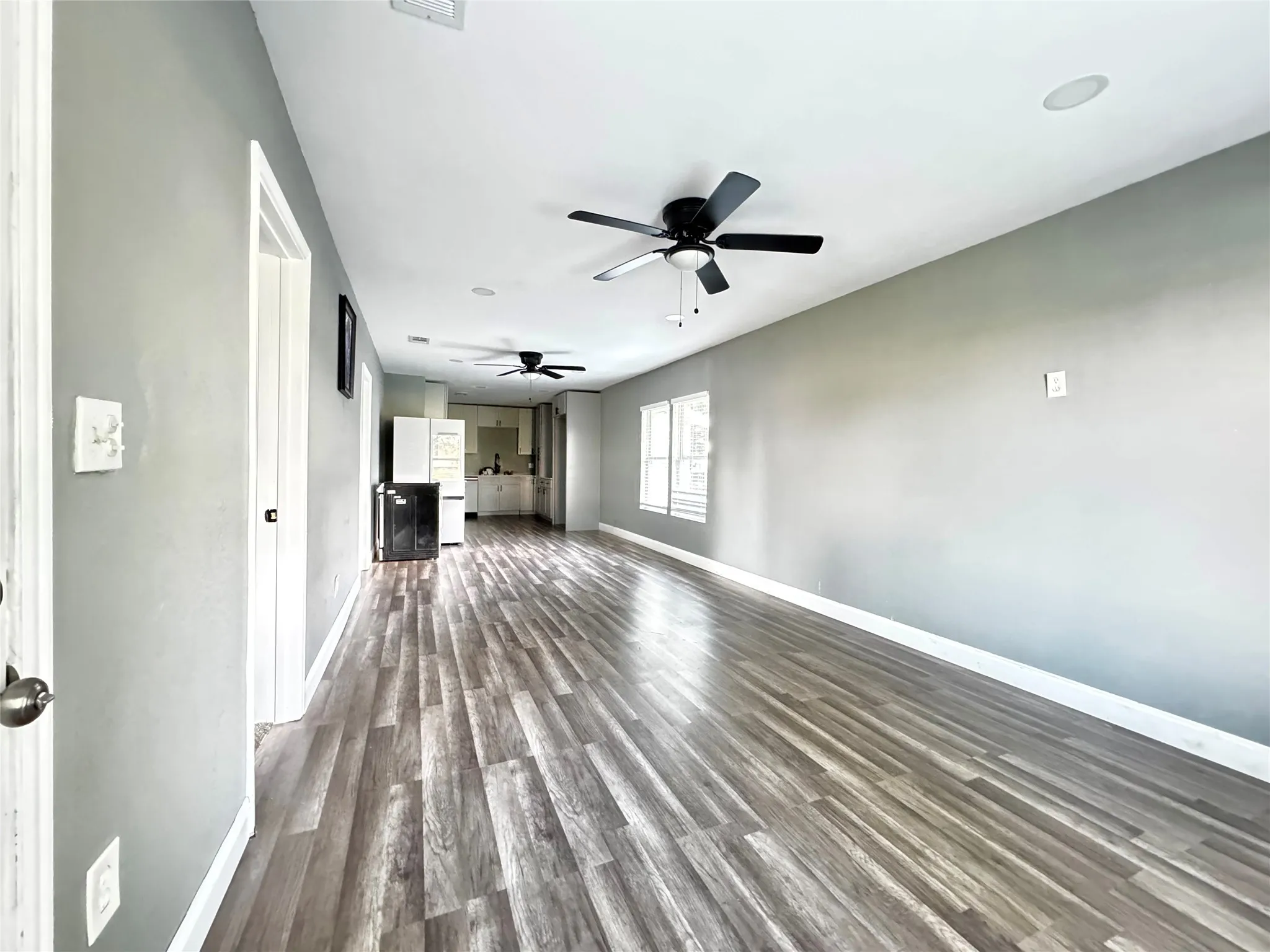 Single Family Residence For Sale in Grayson County , 385 Main Street, Dorchester, Texas 75459, 3 Bedroom, 2 Bathroom, 1 Garage spaces, 1,384 Sqft, built in 1900, mls#21300093, Real Estate Agent in Dorchester, Homes For Sale in Grayson county, Homes For Sale in Dorchester, Realtor in Dorchester Texas, Real Estate Brokerage Independent Realty Texas, Luminita Cordes Realtor