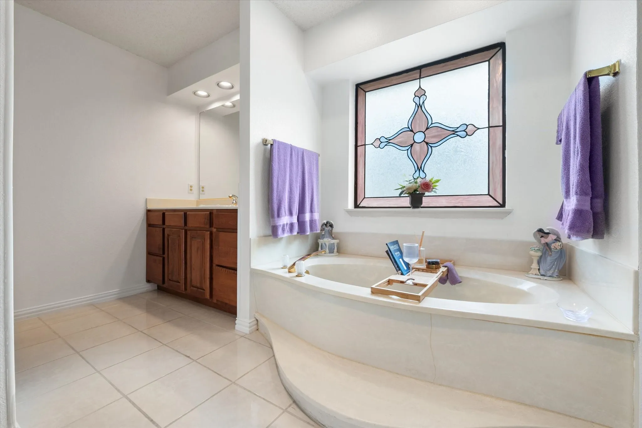 Single Family Residence For Sale in Dallas County , 919 Huntington Drive, Duncanville, Texas 75137, 3 Bedroom, 3 Bathroom, 2 Garage spaces, 2,763 Sqft, built in 1985, mls#21305310, Real Estate Agent in Duncanville, Homes For Sale in Dallas county, Homes For Sale in Duncanville, Realtor in Duncanville Texas, Real Estate Brokerage Independent Realty Texas, Luminita Cordes Realtor
