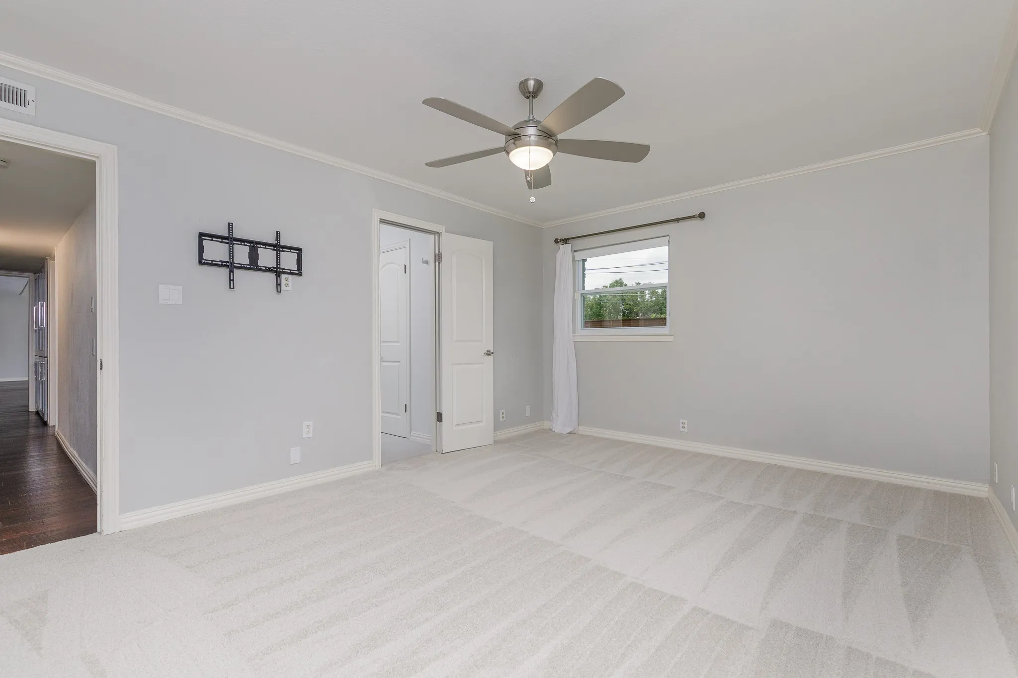 Single Family Residence For Sale in Dallas County , 3672 Midpines Drive, Dallas, Texas 75229, 4 Bedroom, 3 Bathroom, 2 Garage spaces, 2,148 Sqft, built in 1959, mls#21304880, Real Estate Agent in Dallas, Homes For Sale in Dallas county, Homes For Sale in Dallas, Realtor in Dallas Texas, Real Estate Brokerage Independent Realty Texas, Luminita Cordes Realtor