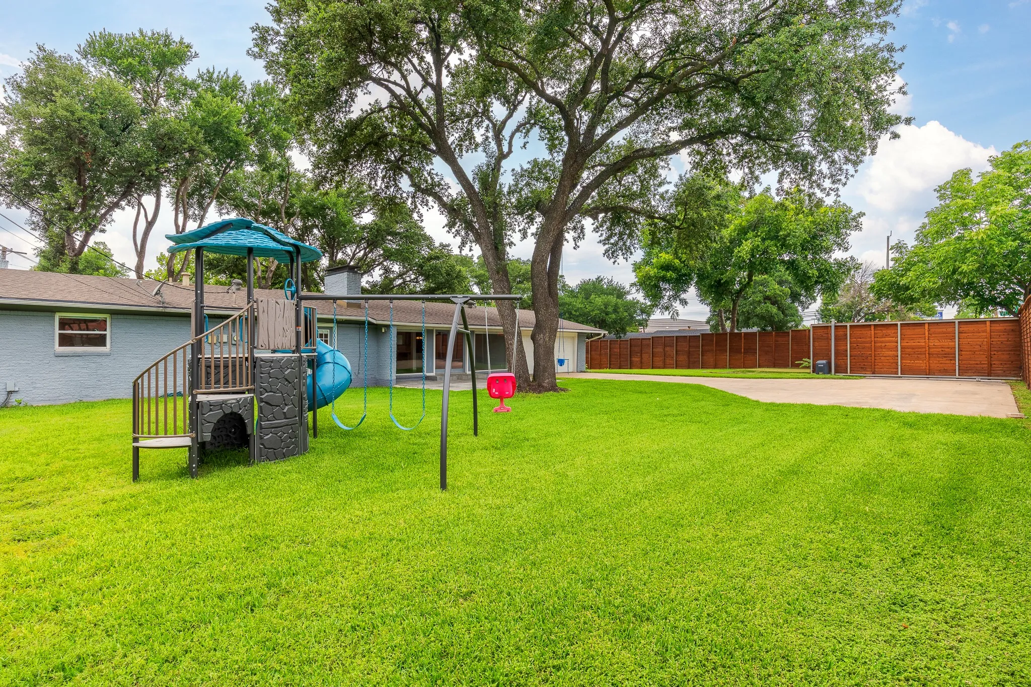 Single Family Residence For Sale in Dallas County , 3672 Midpines Drive, Dallas, Texas 75229, 4 Bedroom, 3 Bathroom, 2 Garage spaces, 2,148 Sqft, built in 1959, mls#21304880, Real Estate Agent in Dallas, Homes For Sale in Dallas county, Homes For Sale in Dallas, Realtor in Dallas Texas, Real Estate Brokerage Independent Realty Texas, Luminita Cordes Realtor