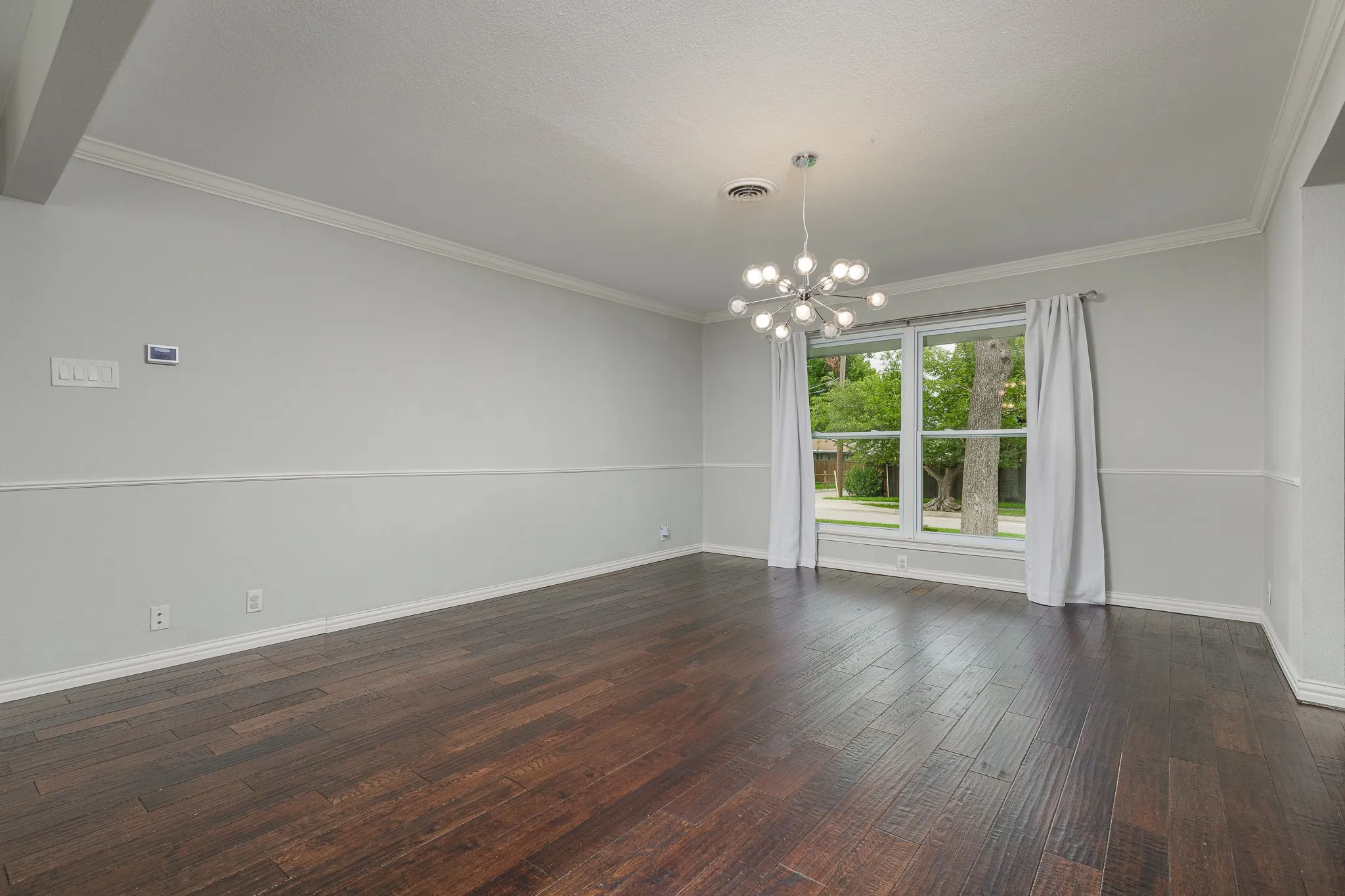 Single Family Residence For Sale in Dallas County , 3672 Midpines Drive, Dallas, Texas 75229, 4 Bedroom, 3 Bathroom, 2 Garage spaces, 2,148 Sqft, built in 1959, mls#21304880, Real Estate Agent in Dallas, Homes For Sale in Dallas county, Homes For Sale in Dallas, Realtor in Dallas Texas, Real Estate Brokerage Independent Realty Texas, Luminita Cordes Realtor